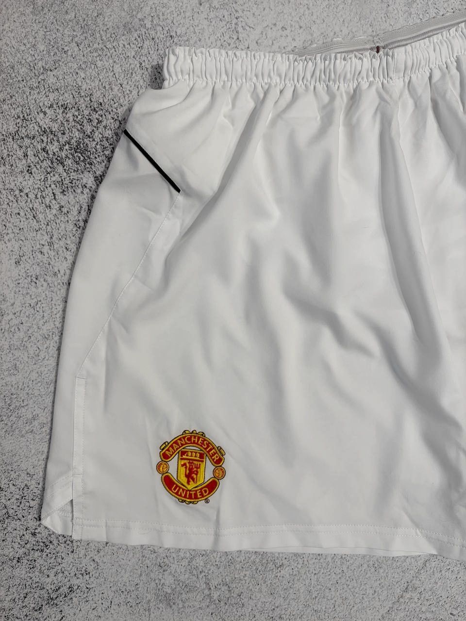 Nike Manchester United 2000s Nike Football Vintage Shorts Size US 36 / EU 52 - 3 Thumbnail