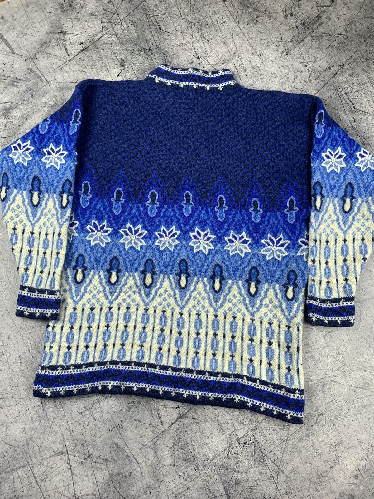 Vintage Vintage Vrikke Wool Sweater Norway Style Rare 90s Size US S / EU 44-46 / 1 - 8 Thumbnail