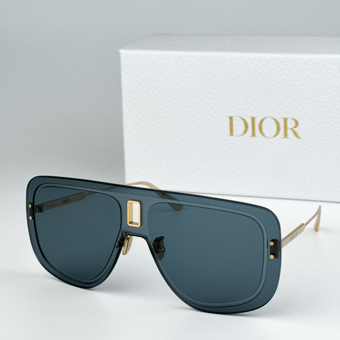 image of New Dior UltraDior Mu B0B0 Unisex Mask Sunglasses in Gold Blue, Women's