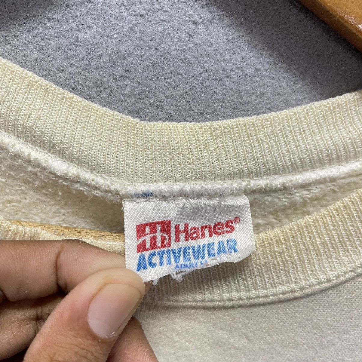 Hanes Vintage Hanes Activewear Minimal Logo Crewneck Sweatshirt Size US M / EU 48-50 / 2 - 8 Thumbnail