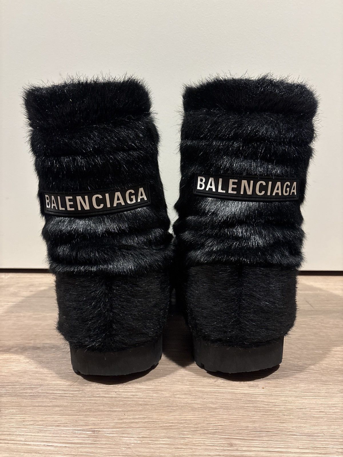 Balenciaga Balenciaga Alaska Fur Boots Size US 10 / EU 43 - 3 Thumbnail