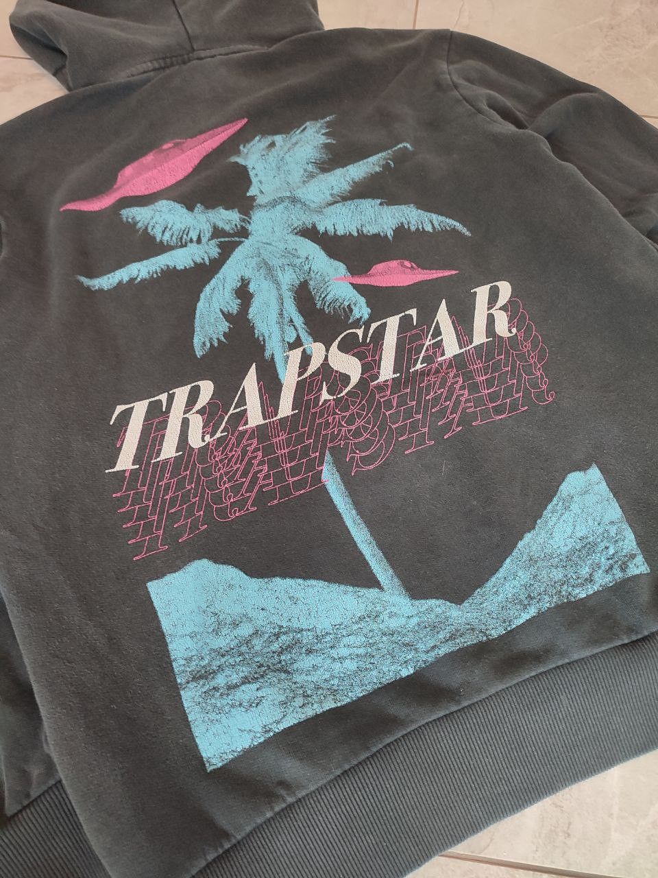 Japanese Brand Y2K TRAPSTAR sunfaded grunge hoodie big central logo Size US S / EU 44-46 / 1 - 11 Thumbnail