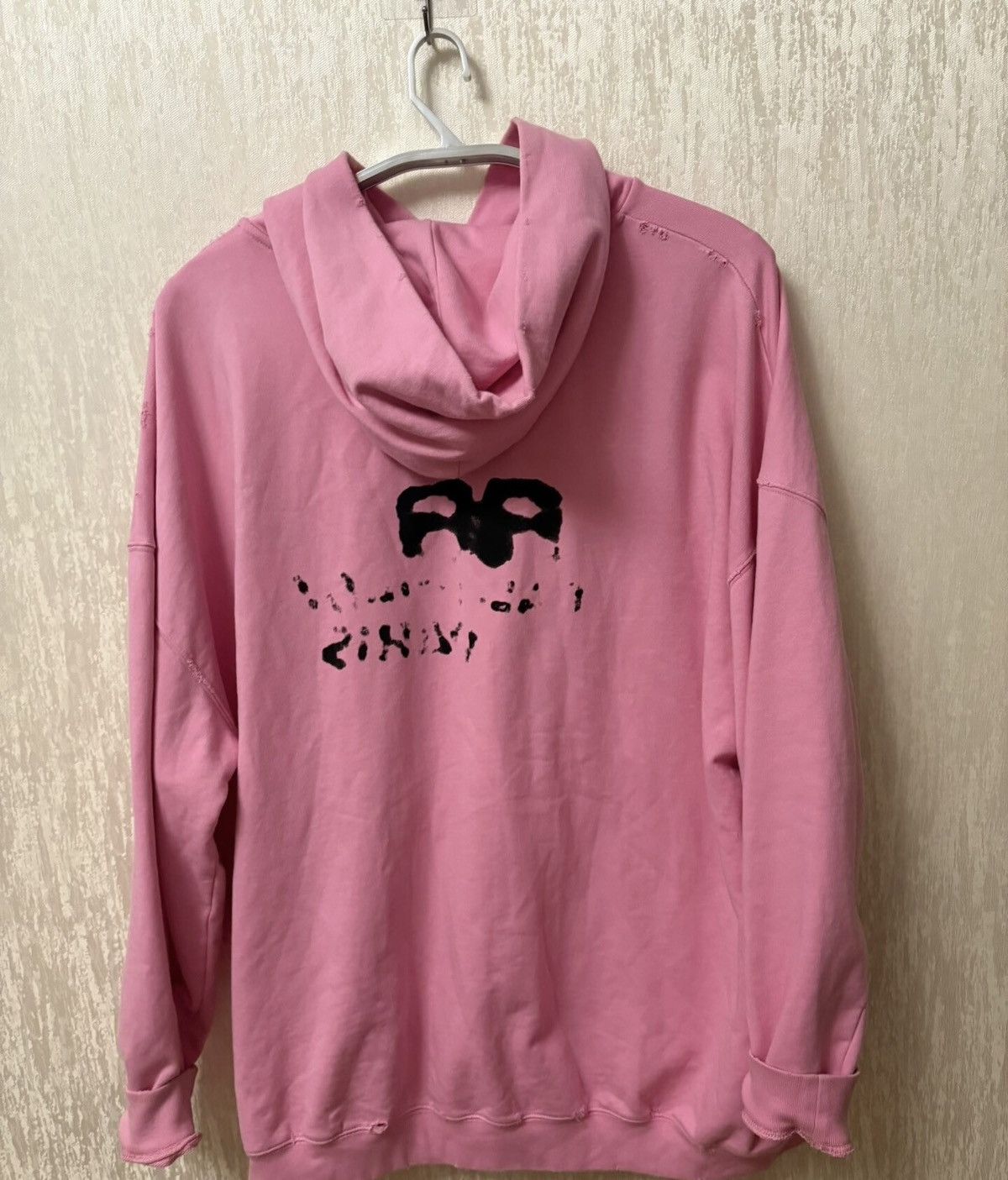 Balenciaga Balenciaga Pink Paint Splatter Logo Hoodie Size US S / EU 44-46 / 1 - 2 Thumbnail