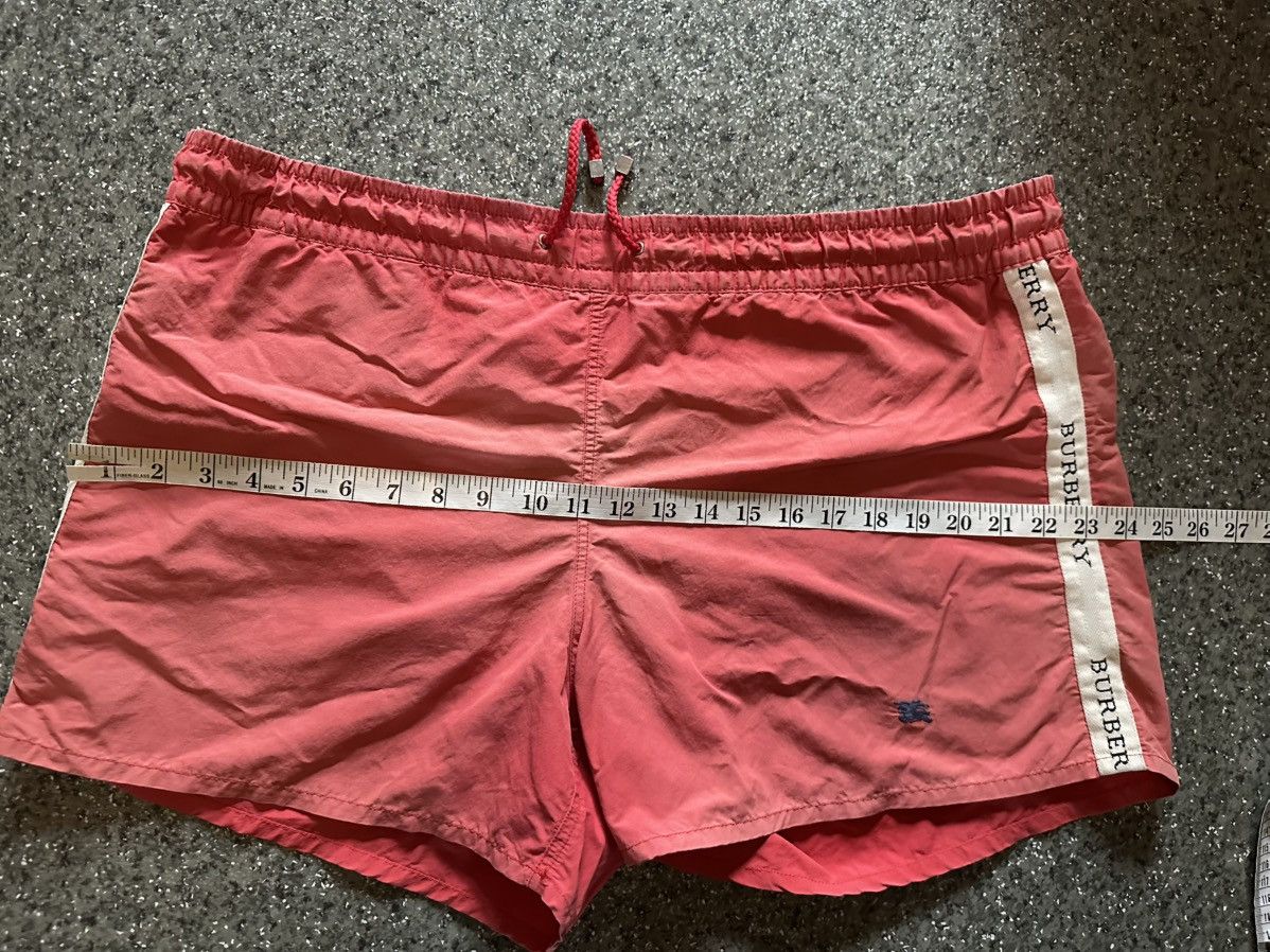 Burberry Burberry shorts size 2XL red vintage Size US 42 / EU 58 - 16 Thumbnail