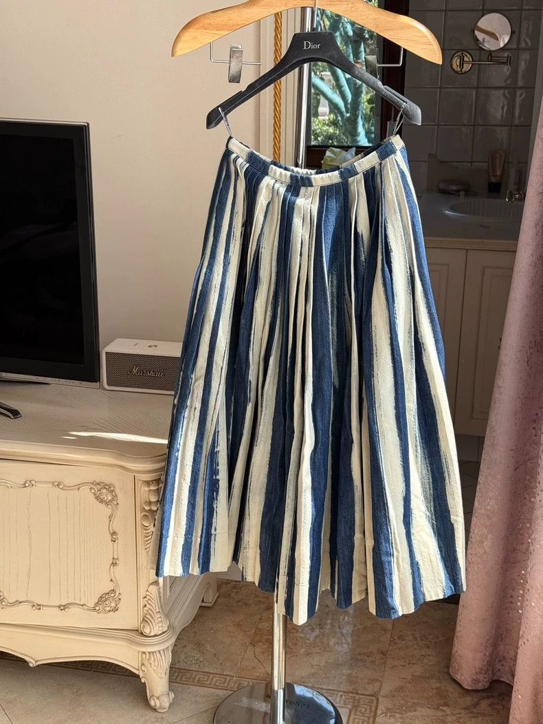 Dior Dior Denim Pleated Skirt Size 36-2505 Size US 36 / EU 52 - 3 Thumbnail