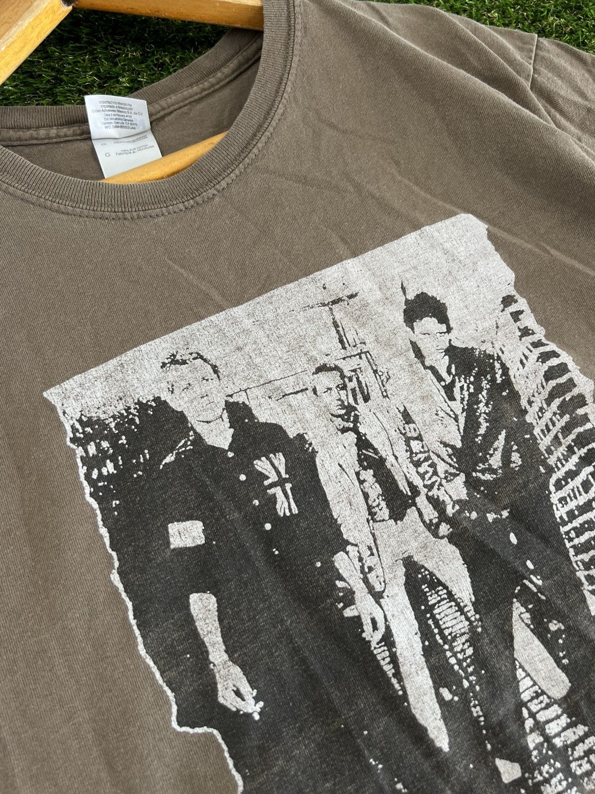 Band Tees Vintage 90’s The Clash T-shirt Size US L / EU 52-54 / 3 - 5 Thumbnail