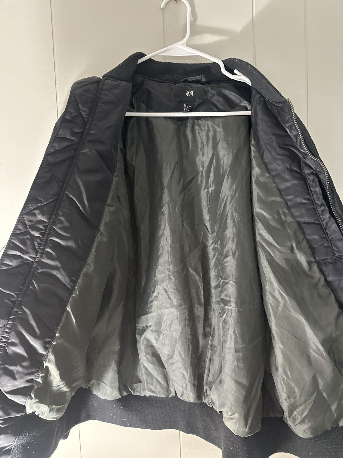 H&M × The Weeknd H&M x The Weeknd Black Patch Bomber Jacket Size L Size US L / EU 52-54 / 3 - 3 Thumbnail