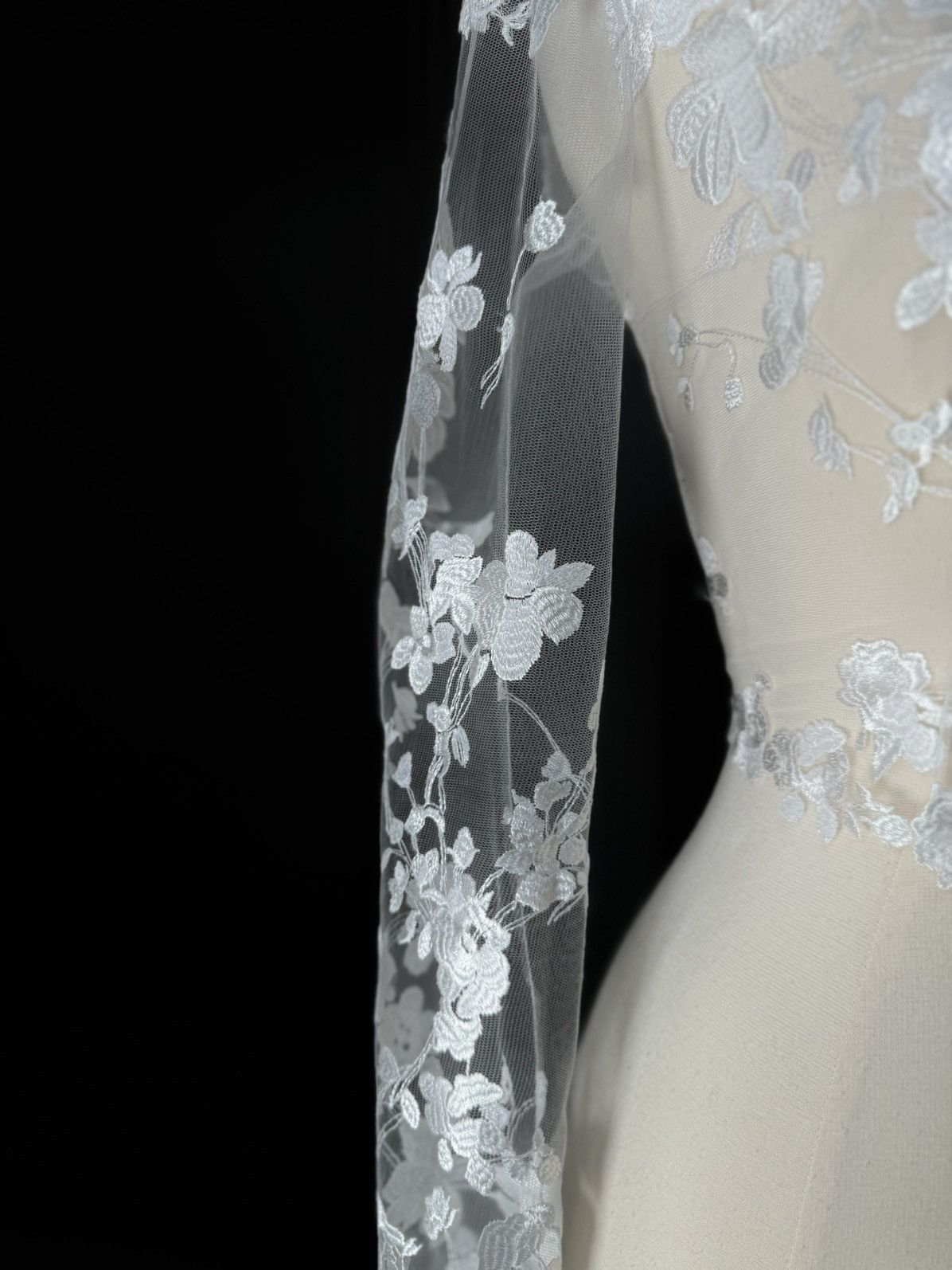 Other Preloved US 6 Embroidered Lace Anna Augusta Bridal Top Size M / US 6-8 / IT 42-44 - 7 Thumbnail