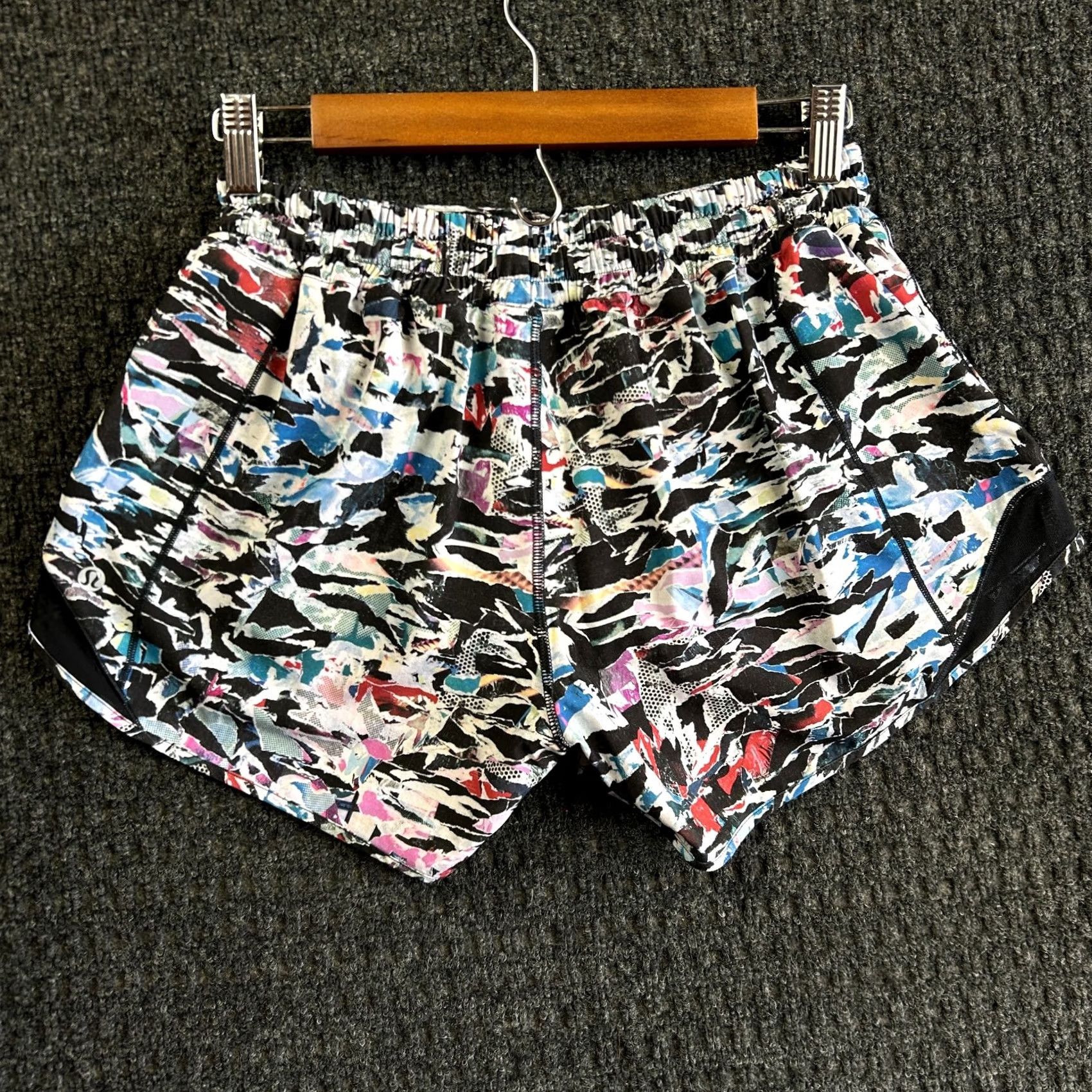 Lululemon Lululemon Hotty Hot Shorts 4” Inseam 8 Multi Color Athleisure Women Size 30" / US 8 / IT 44 - 3 Thumbnail