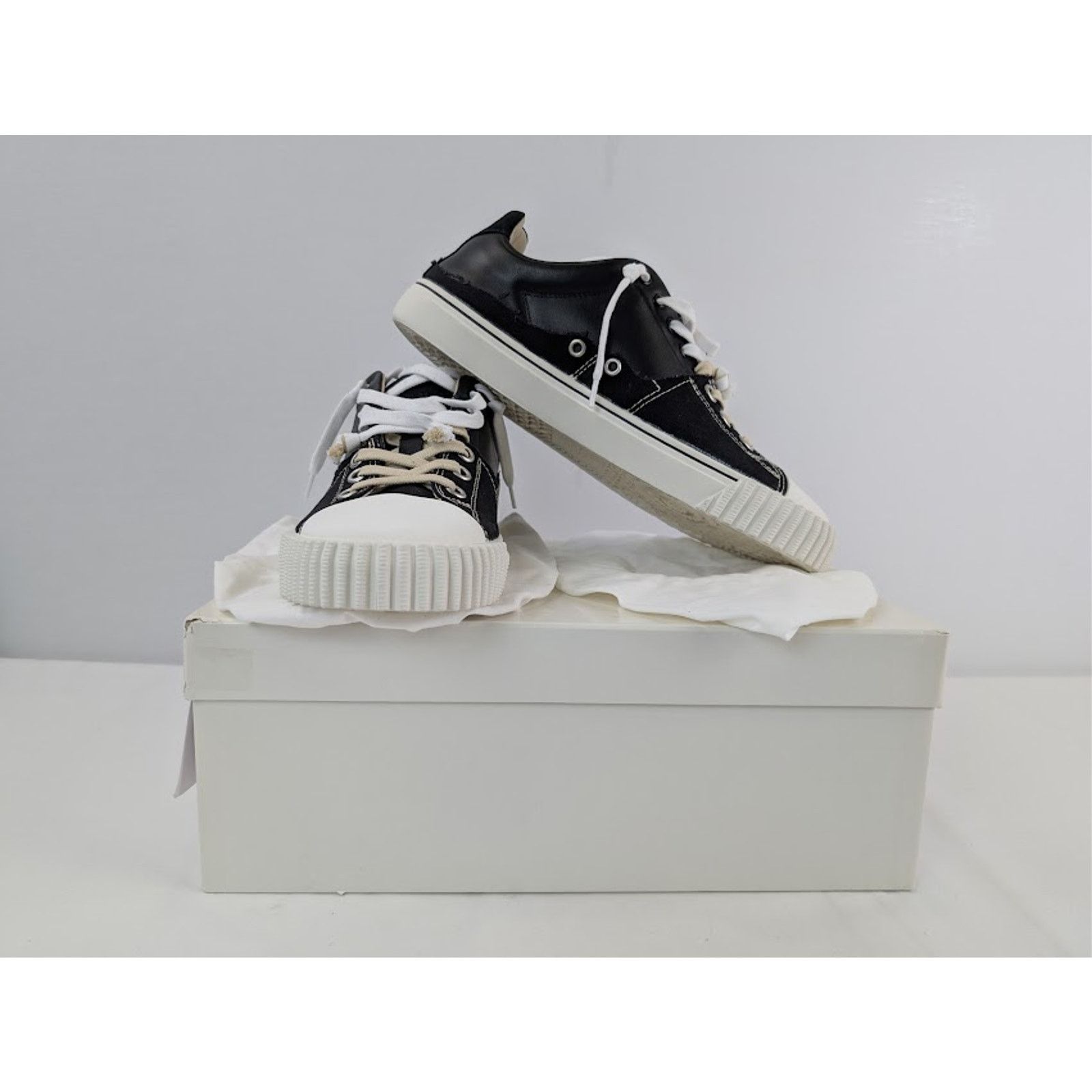 Maison Margiela o1rshd1 Evolution Low Sneakers in Black / White Size US 8 / EU 41 - 20 Thumbnail