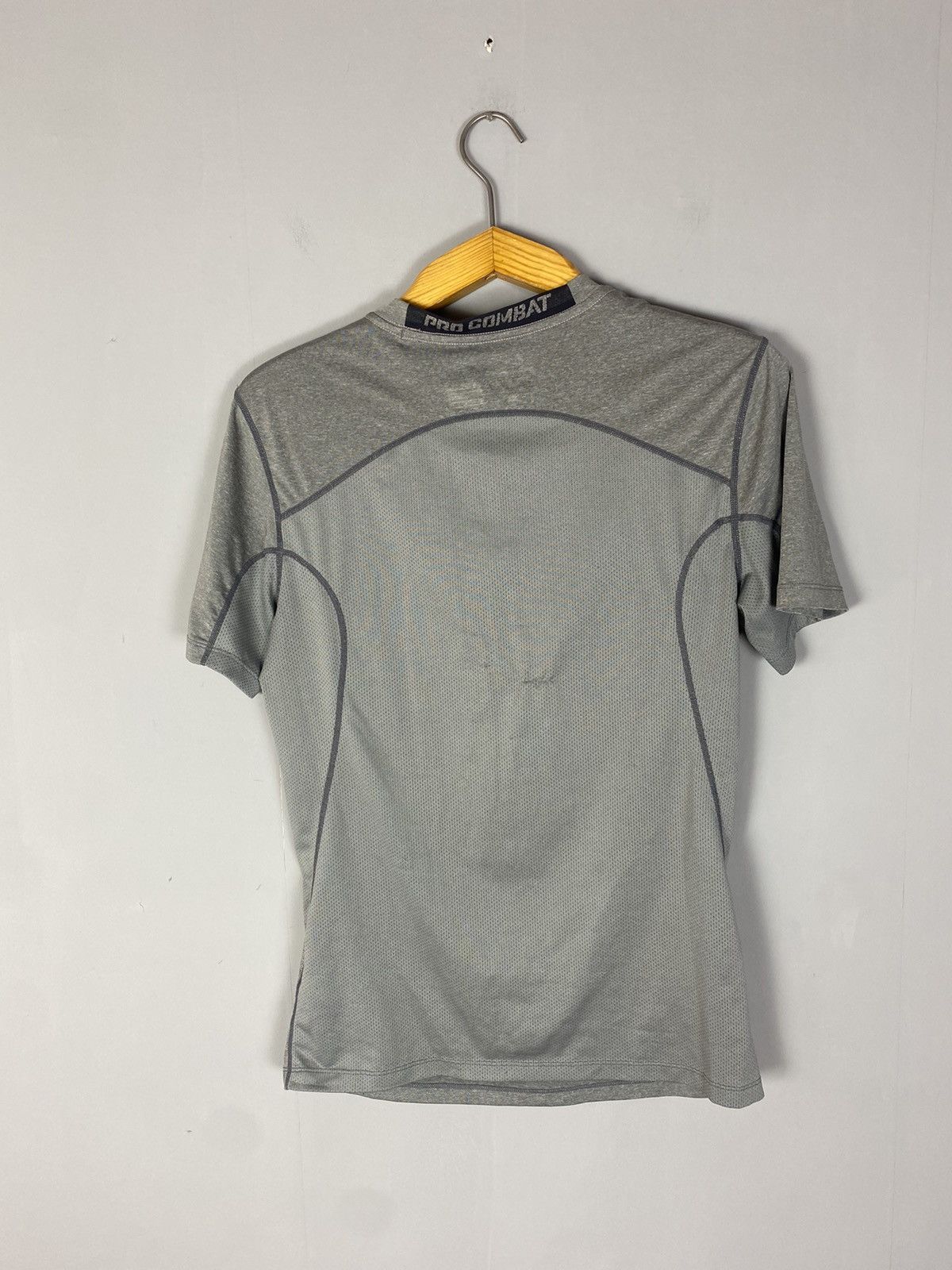 Nike Nike pro combat dri fit tee T-shirt Size US S / EU 44-46 / 1 - 6 Thumbnail