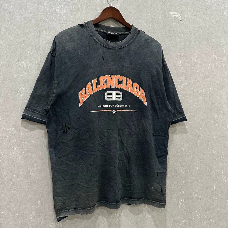 Balenciaga Balenciaga short sleeves Size US S / EU 44-46 / 1 - 3 Thumbnail