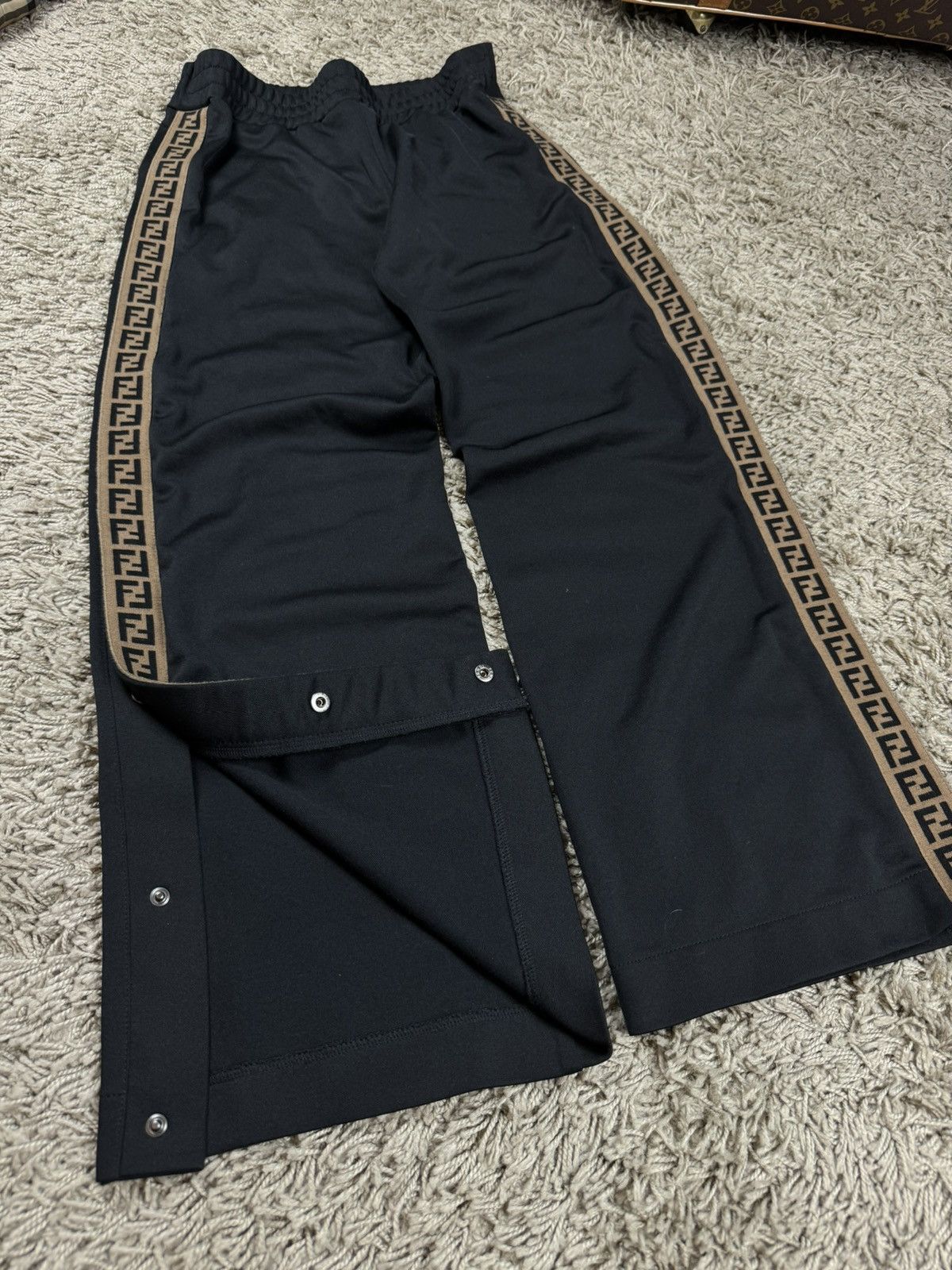 Fendi Sportswear pants Fendi monogram FF original luxury item Size 25" / US 0 / IT 36 - 2 Thumbnail