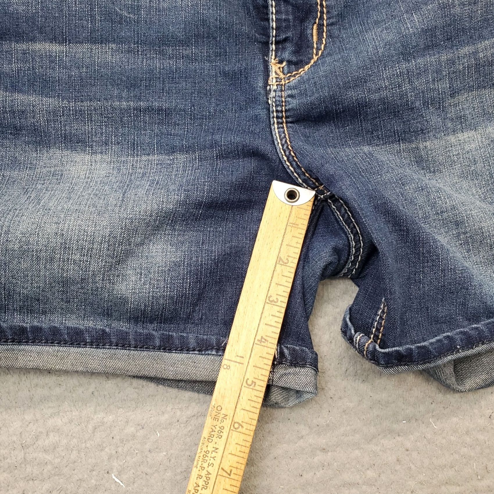 Vintage Seven7 Whiskered Shorts Womens 14 Blue Denim Cotton Arcuate Pocket Cuffed Hem Shirt Size 36" / US 14 / IT 50 - 4 Thumbnail