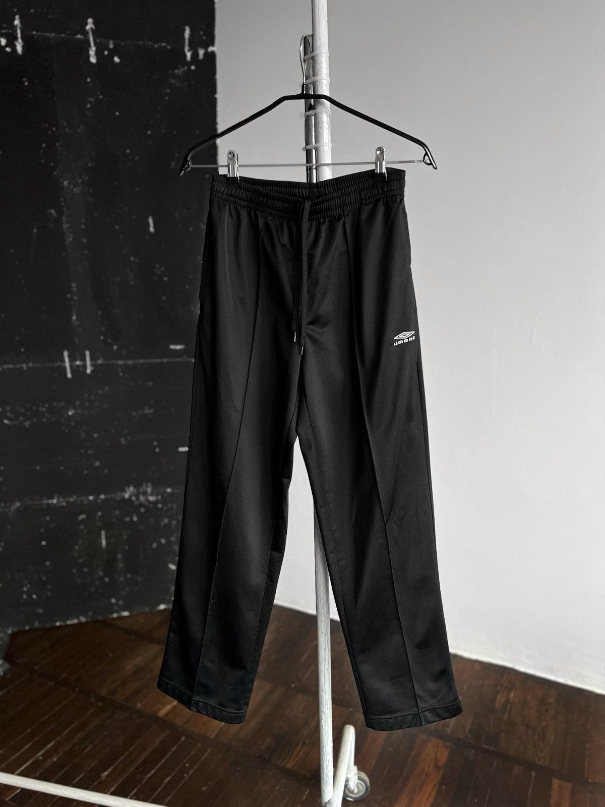 Umbro × Vintage Umbro Mens Black Vintage 90s Track Pants Y2K Small Logo Size US 32 / EU 48 - 1 Thumbnail