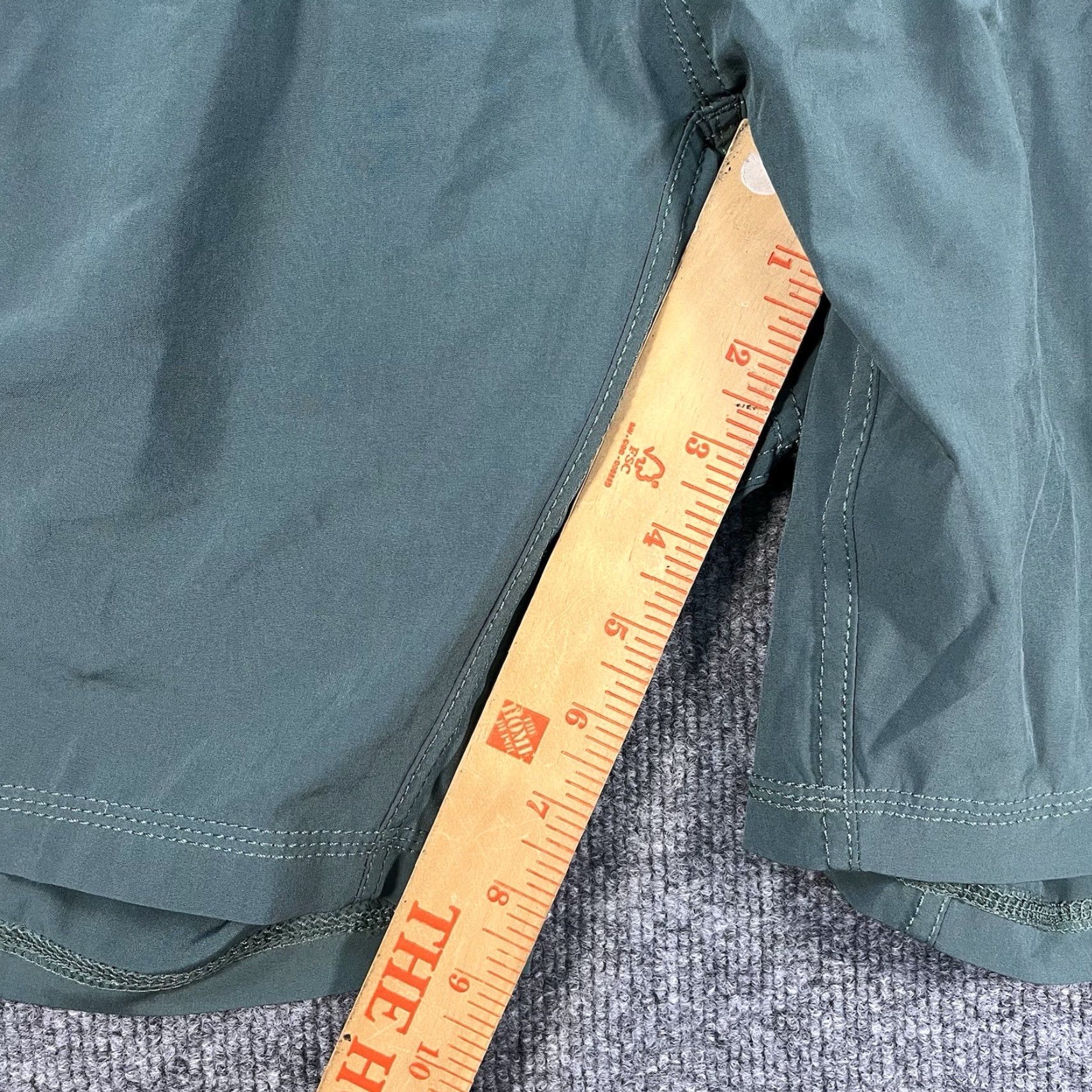 Vuori Vuori Men’s Lined 8” Shorts Training Gym Activewear M Teal Black Multicolor Athletic Mens Size US 31 - 5 Thumbnail