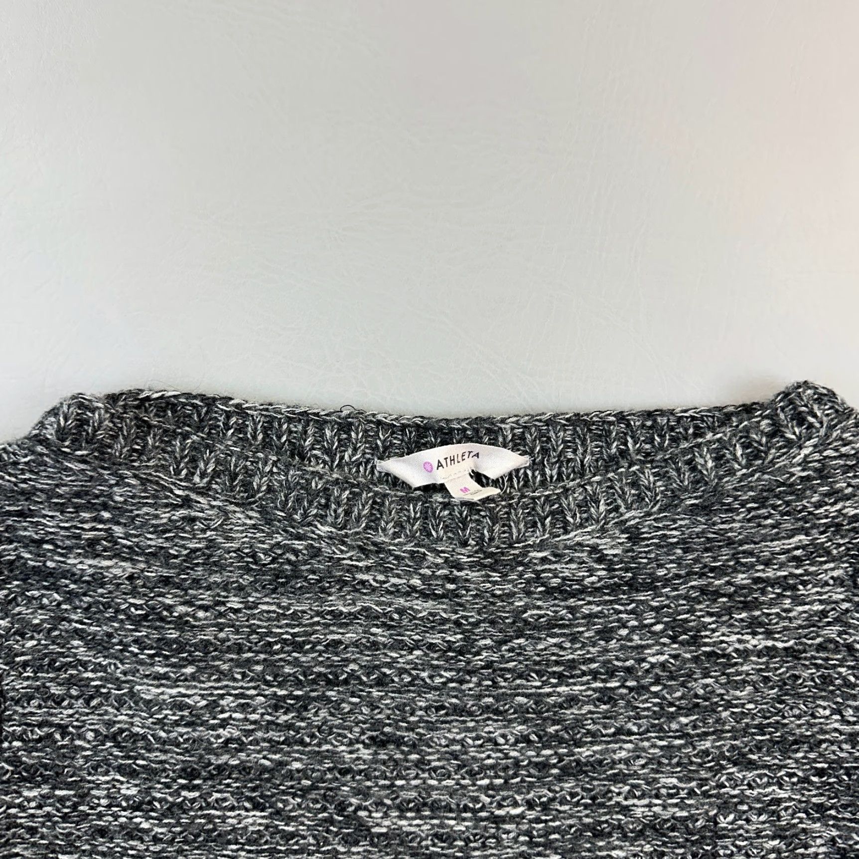 Athleta VINTAGE Athleta Sweater Women's Medium Gray Extra Fine Merino Wool Knit Pullover Size M / US 6-8 / IT 42-44 - 7 Thumbnail