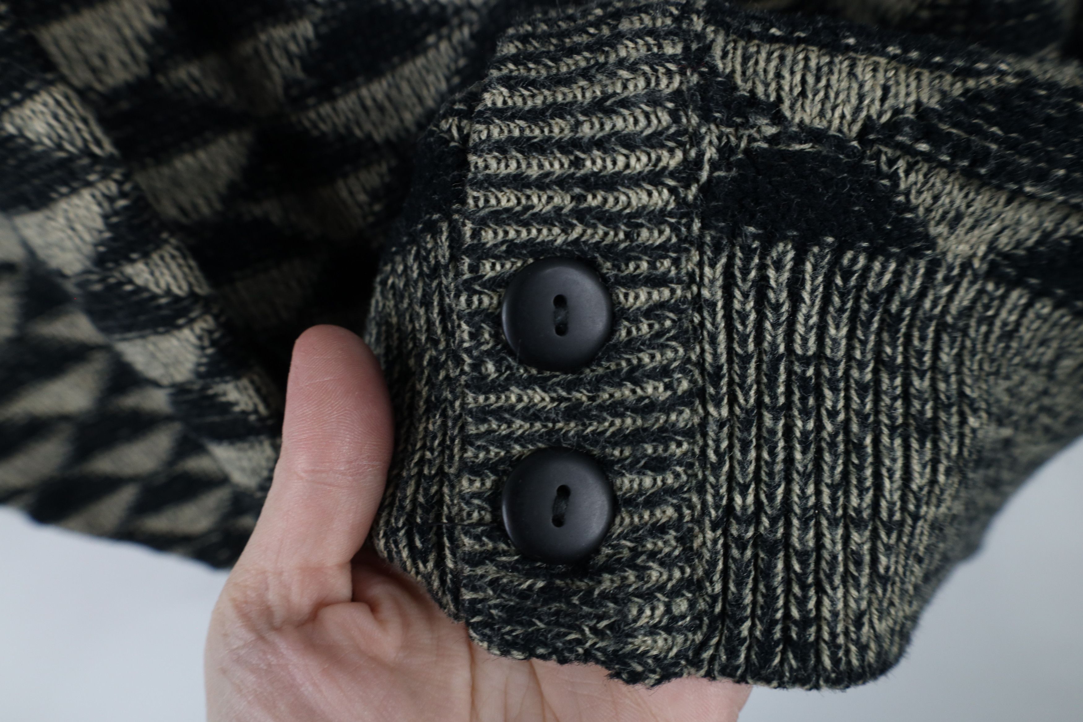 Vintage Vintage 90s Streetwear Geometric Button Cardigan Sweater Size US S / EU 44-46 / 1 - 4 Thumbnail