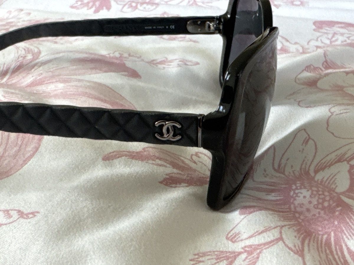 Chanel Vintage Quilted Frame Chanel Sunglasses Size ONE SIZE - 8 Thumbnail