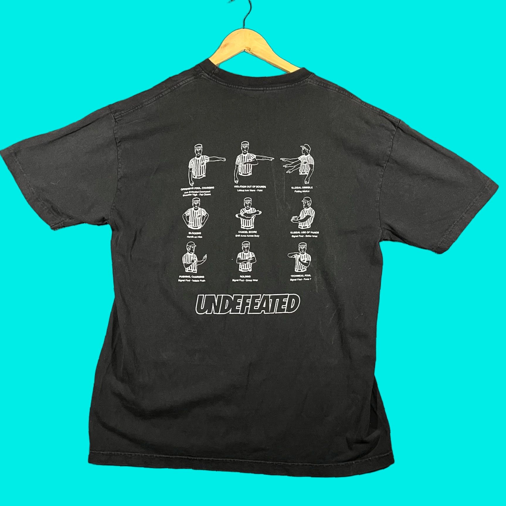 Undefeated Undefeated 5 Strikes Black Graphic T-Shirt Mens XL Streetwear Football Referee Shirt Size US XL / EU 56 / 4 - 1 Thumbnail