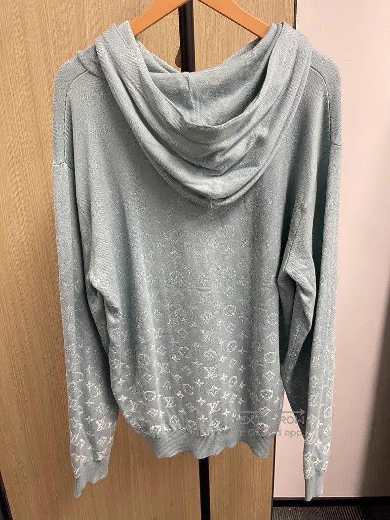 Louis Vuitton Louis Vuitton Ice Blue Gradient Reading Hoodie Size US L / EU 52-54 / 3 - 2 Thumbnail
