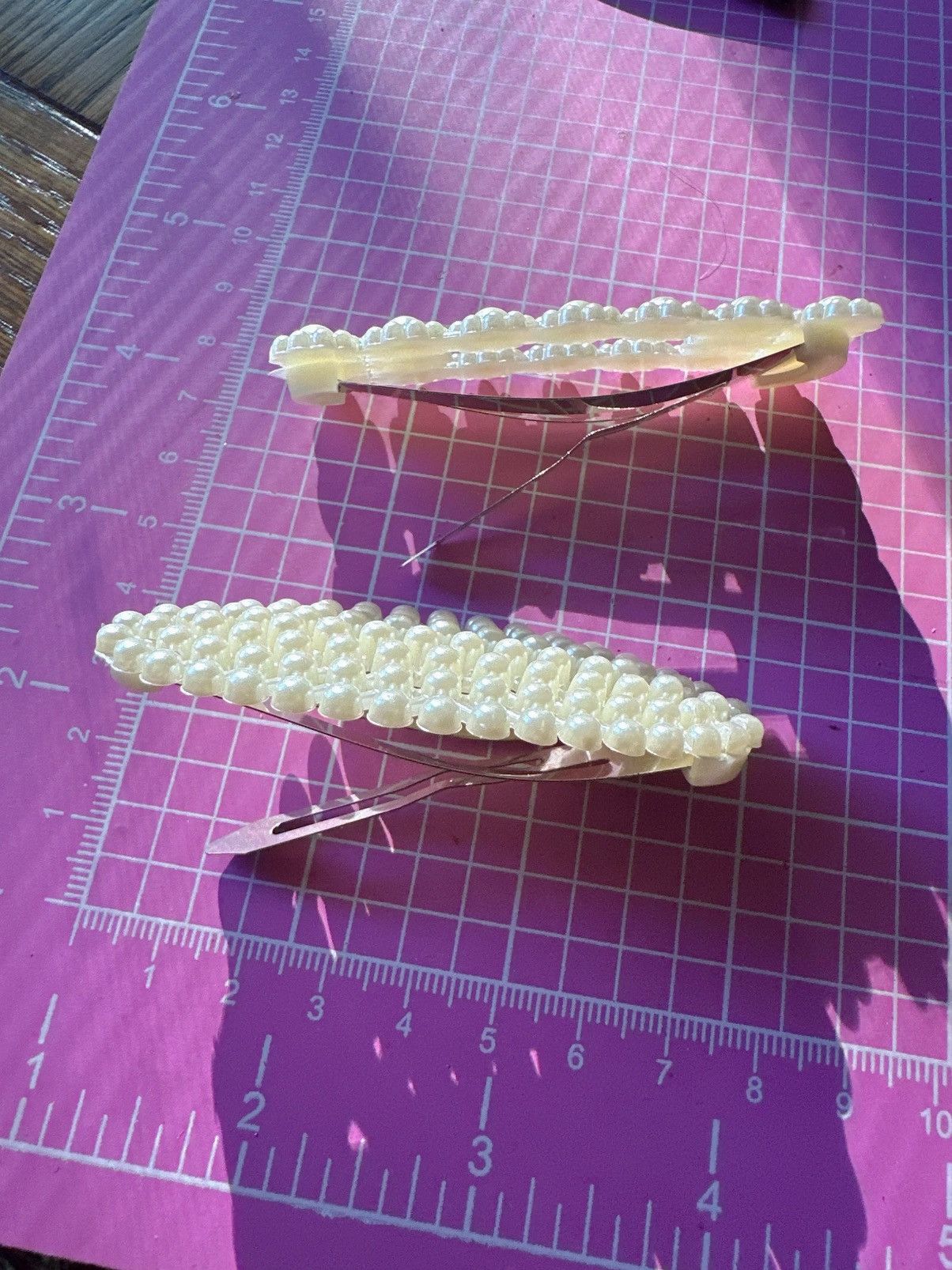Guess Guess 4 pc hair clips white beads paved tie bow butterfly Size ONE SIZE - 6 Thumbnail