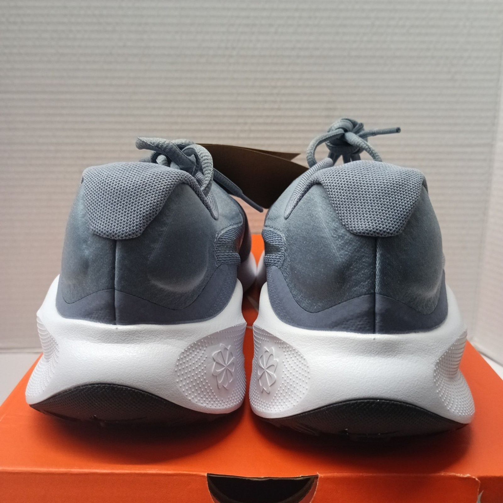 Nike Nike Revolution 7 Shoes Mens Size 10.5 Slate Metallic Silver Size US 10.5 / EU 43-44 - 5 Thumbnail
