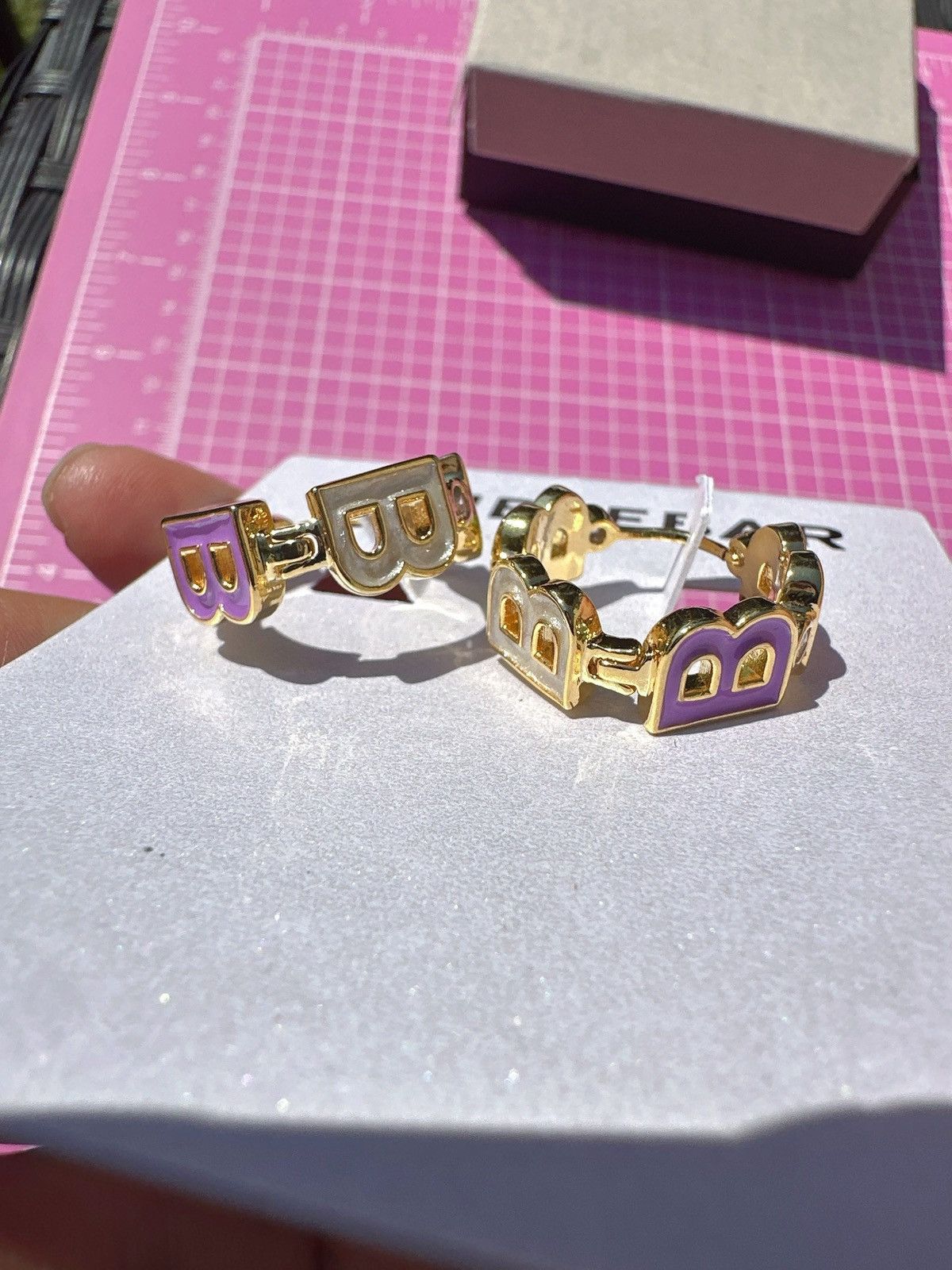 Designer BaubleBar multicolor letter B diamonds Gold Hoop clip on Size ONE SIZE - 8 Thumbnail