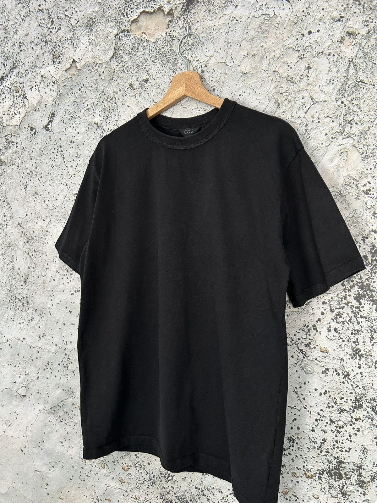 Designer COS Black Blank Tee Designer Streetwear Avant Garde Size US S / EU 44-46 / 1 - 2 Thumbnail