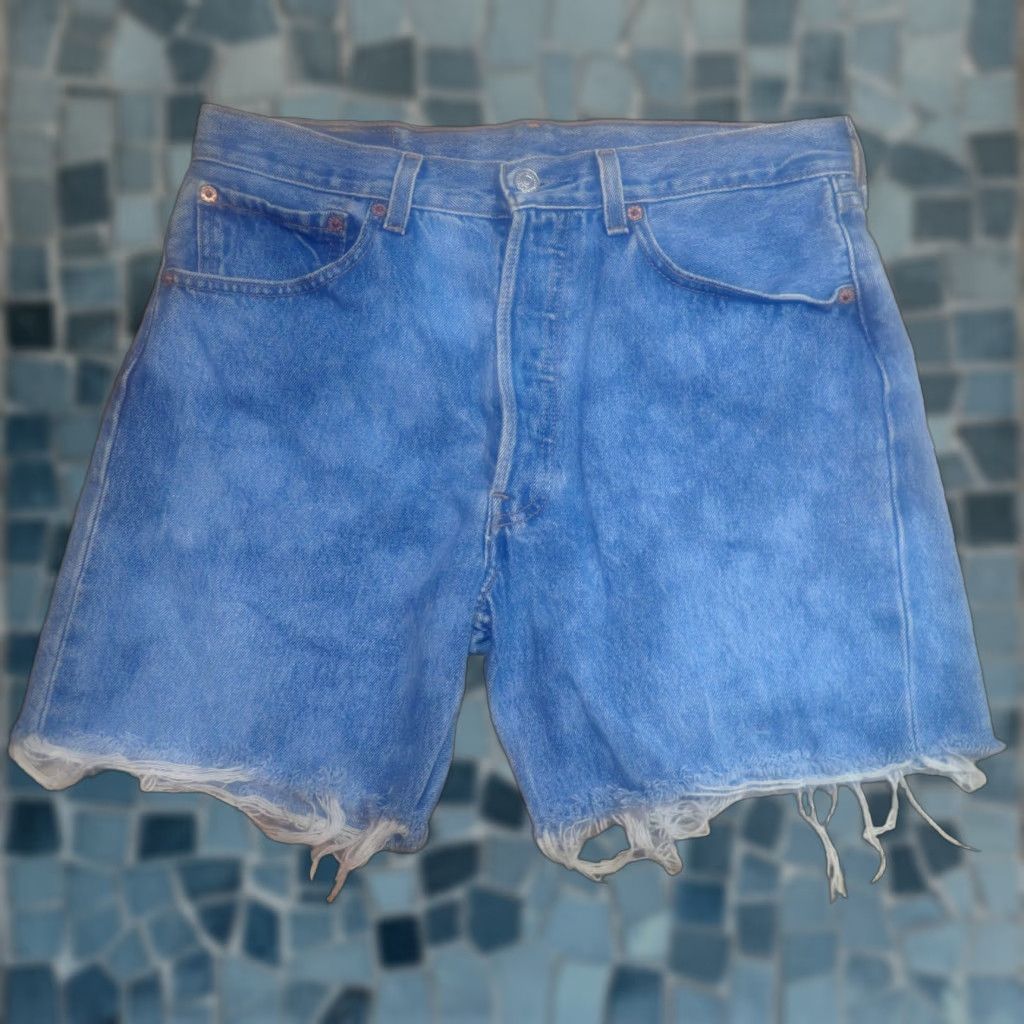 Denime VINTAGE Levi's Womens 501 Cutoff Shorts Denim 32" Waist 90s Vintage Distressed High Rise American Style Mens Women’s Size 24" / US 00 / IT 34 - 1 Thumbnail