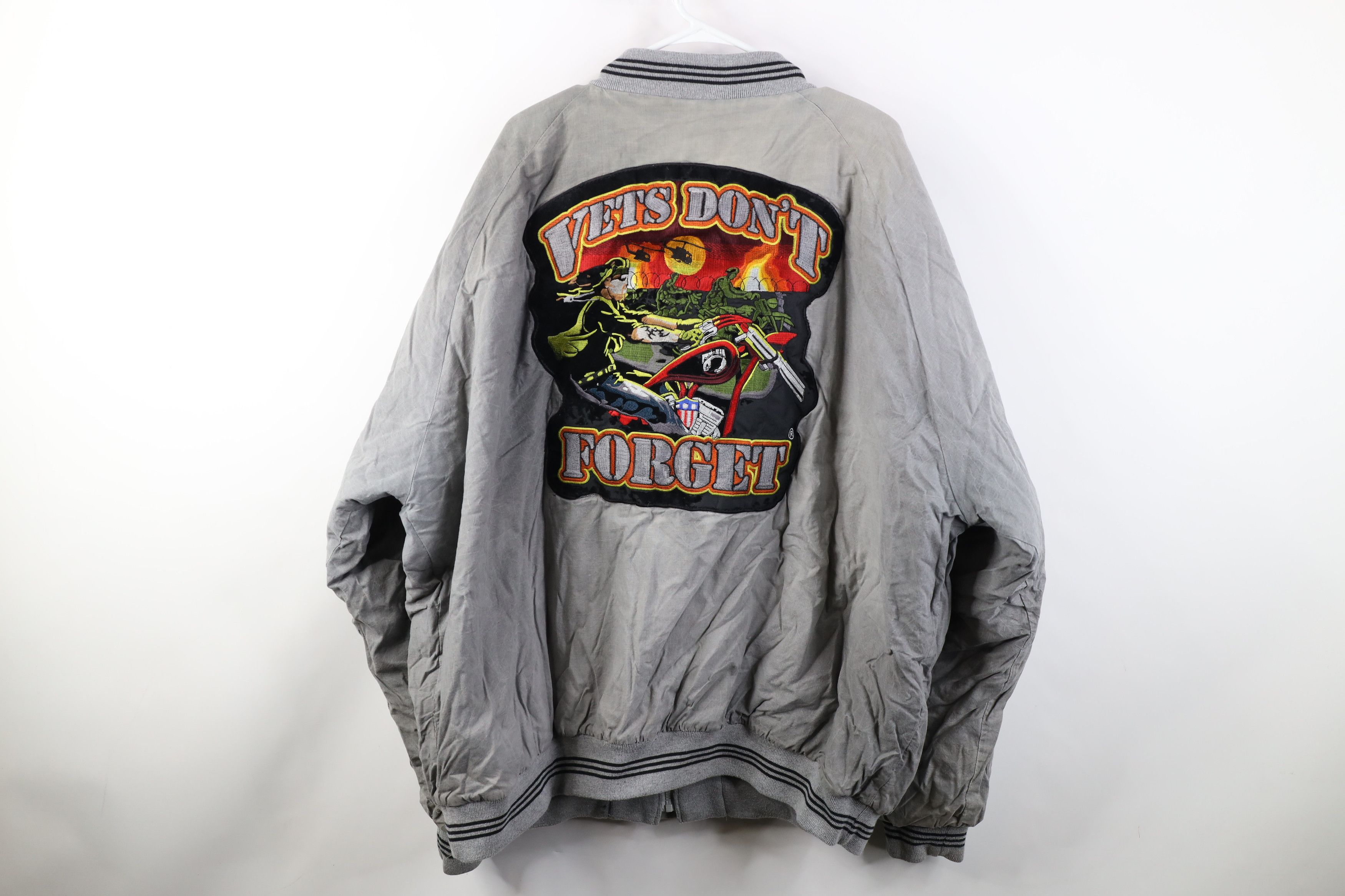 Vintage 90s Veterans Don't Forget Military Puffer Jacket
