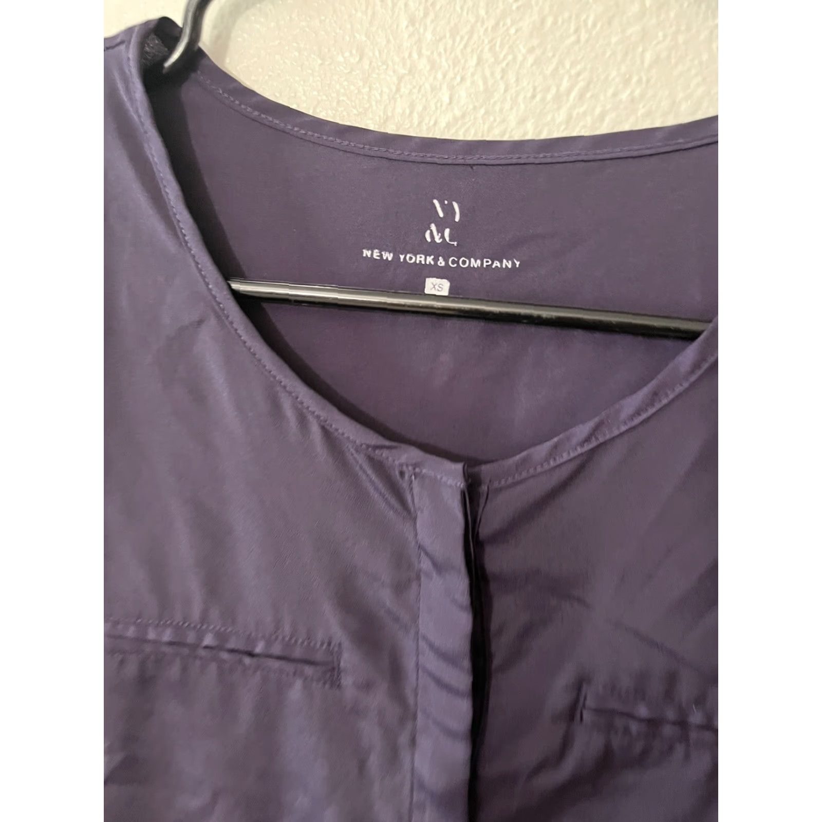 Vintage New York & Company Women's Blouse XS Purple Stretch Long Sleeve Crew Neck Button Casual Size XS / US 0-2 / IT 36-38 - 3 Thumbnail