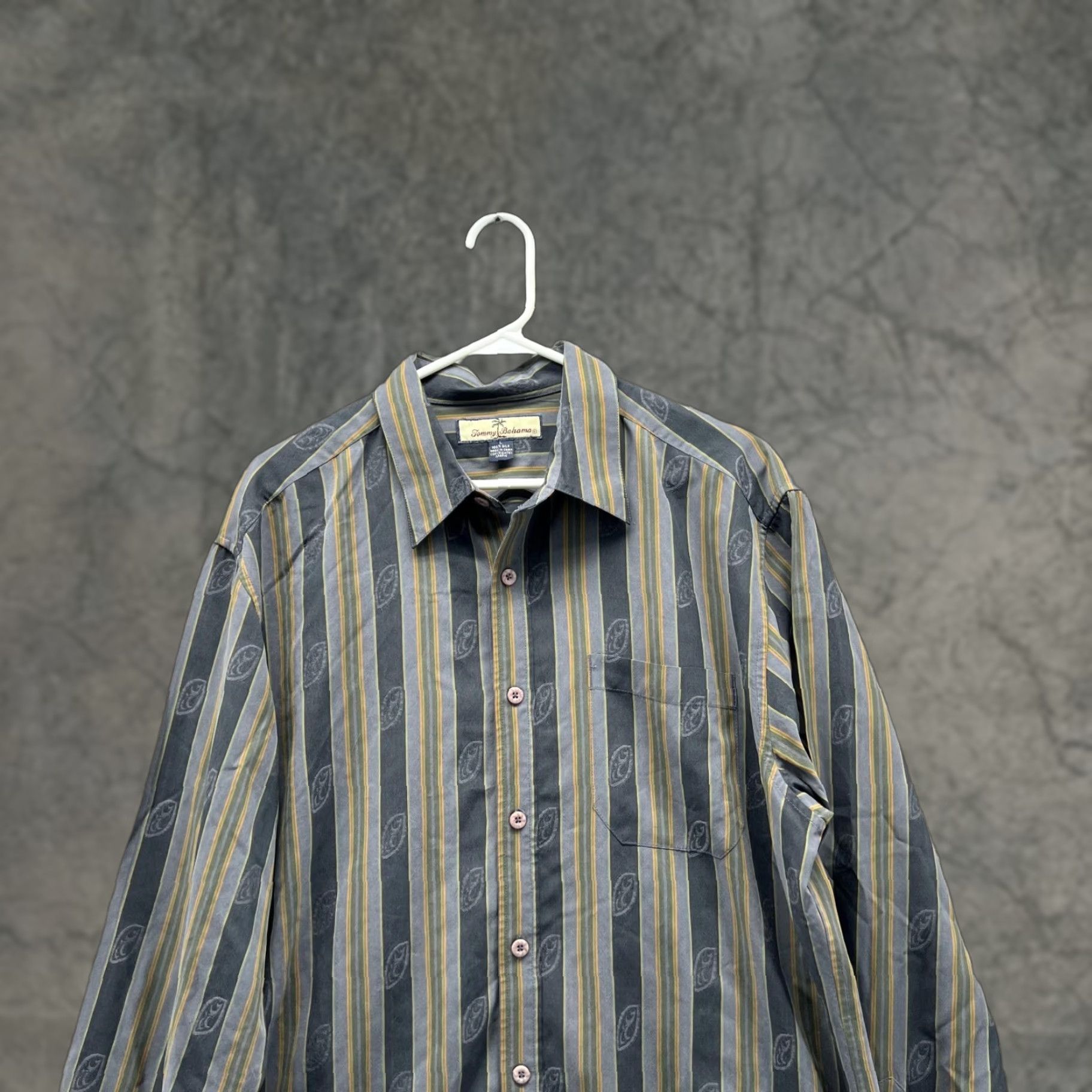 Tommy Bahama Tommy Bahama Shirt Men Large Blue Striped Button-Up Silk Vtg Preppy Casual Button-Down Collared Long Sleeve Size US L / EU 52-54 / 3 - 1 Thumbnail