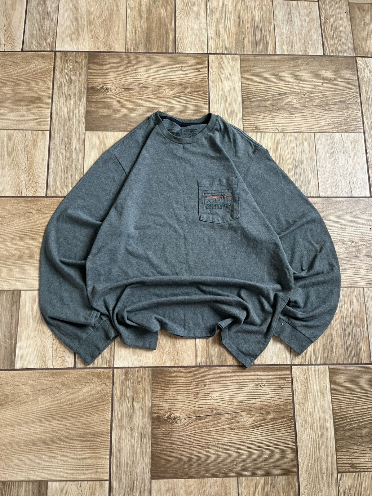 Patagonia Patagonia Long Sleeve Pocket Tee / Outdoor Essential Size US M / EU 48-50 / 2 - 1 Thumbnail
