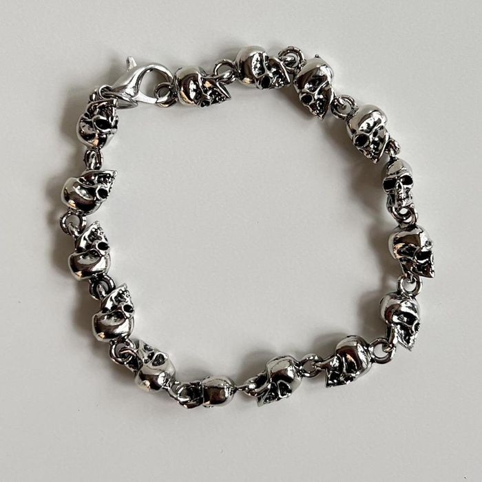 sterling-silver-y2k-2000s-skull-pile-grunge-heavy-metal-punk-bracelet