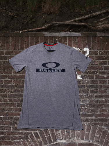 Oakley Vtg 00s Oakley Logo Graphic Tee art Size US S / EU 44-46 / 1 - 1 Thumbnail