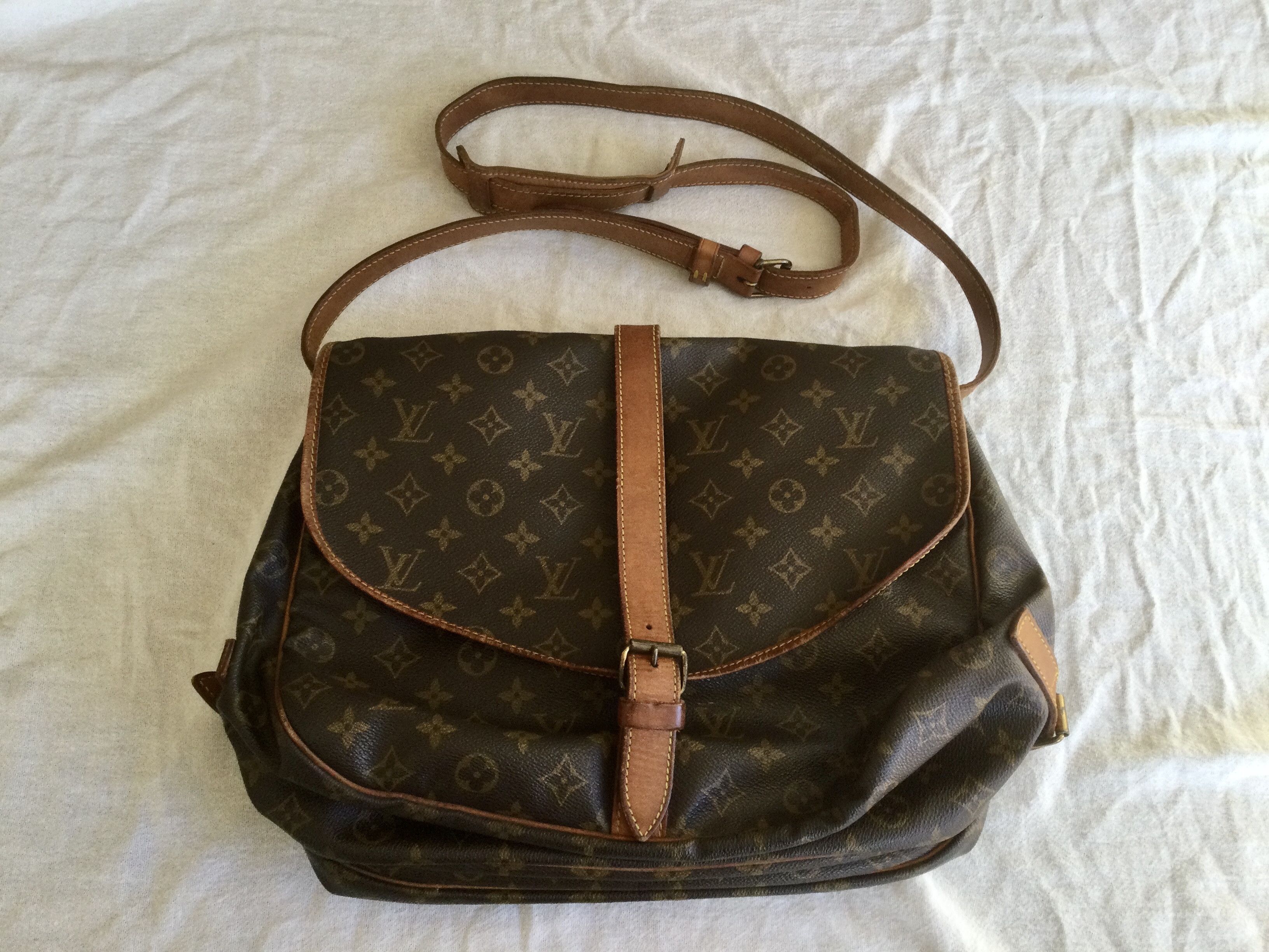 Louis Vuitton Vintage Louis Vuitton Saumur 35 Crossbody Shoulder Bag Size ONE SIZE - 1 Thumbnail
