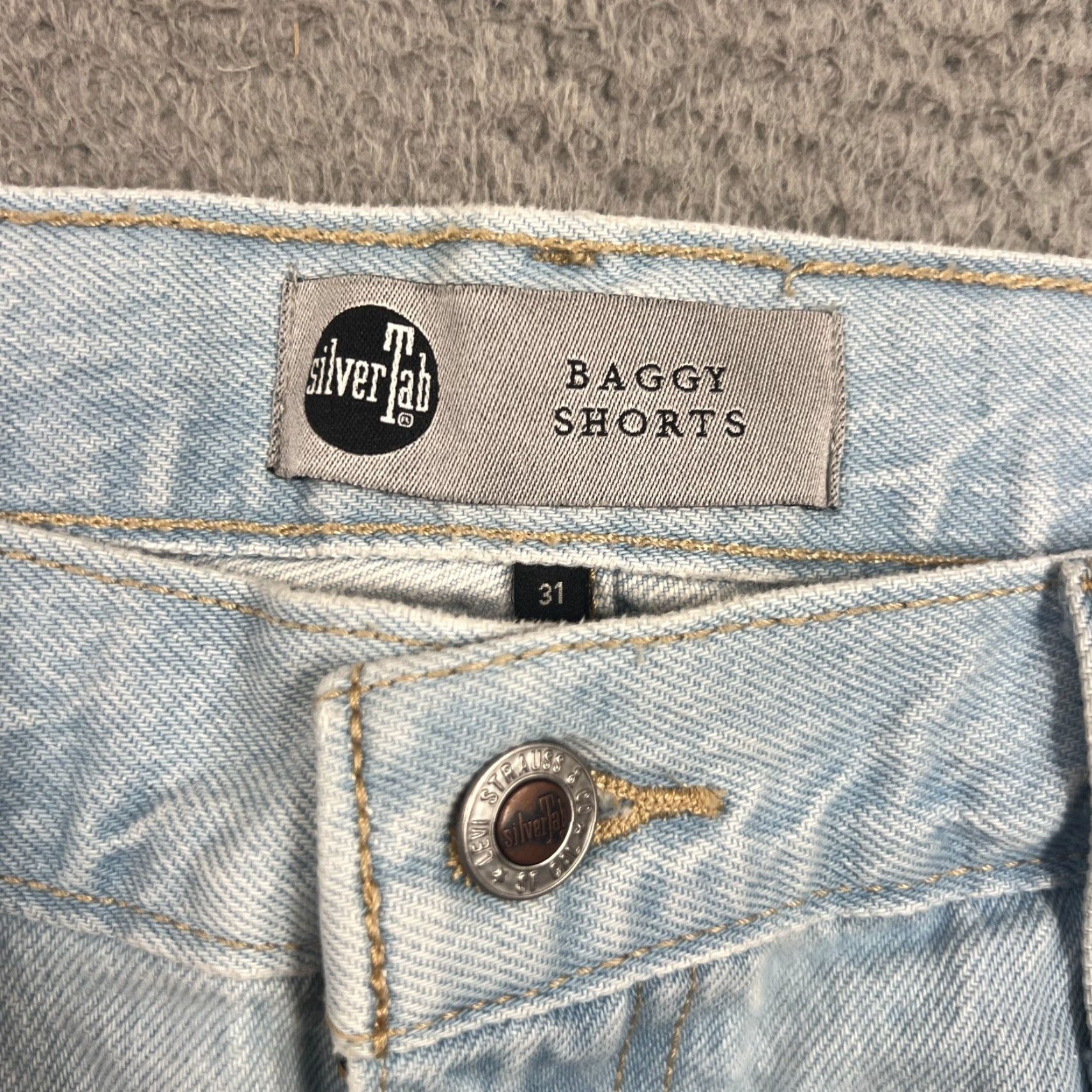 Levi's VINTAGE Levi's Silver Tab Baggy Light Wash Denim Shorts 31 Distressed Skater Jeans Shorts 90s Jorts Mens Size US 31 - 6 Thumbnail