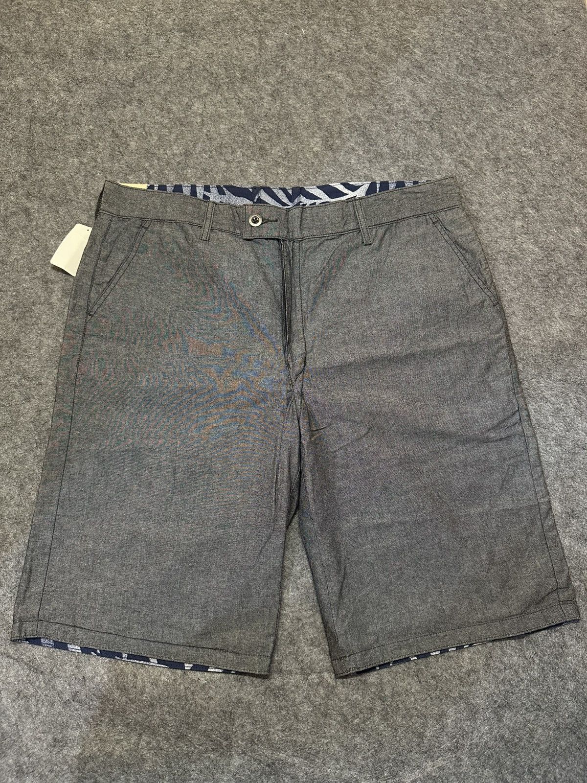 Levi's Levi's Men's 502 Regular Taper Fit chambray chino shorts. Size US 36 / EU 52 - 1 Thumbnail