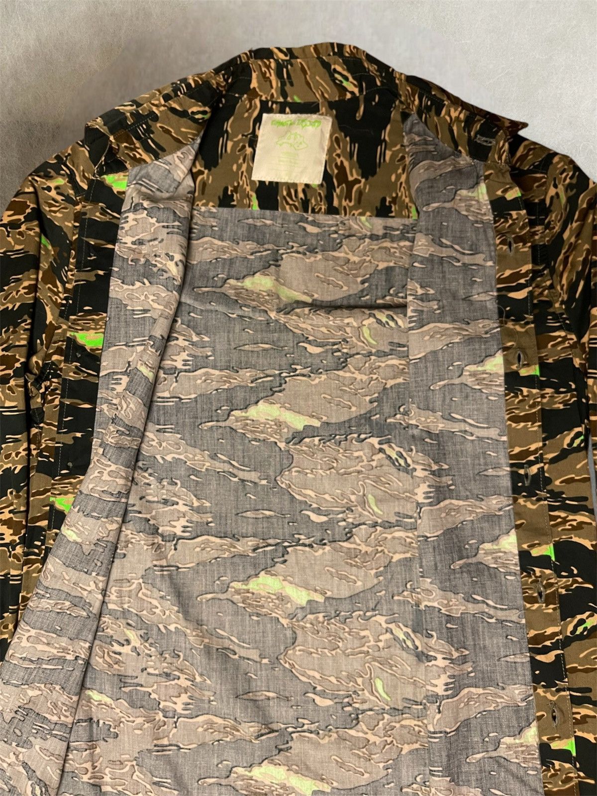 Undercover SS2001 Undercover dessert neon camo button down shirt Size US M / EU 48-50 / 2 - 4 Thumbnail