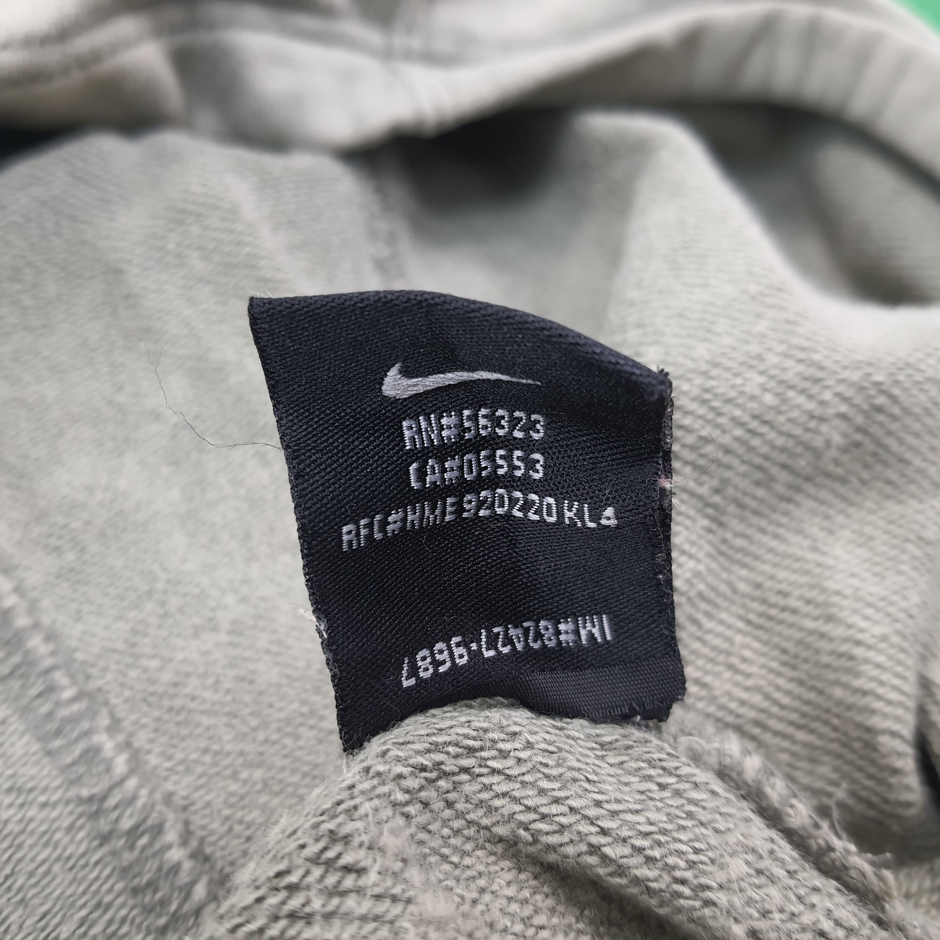 Nike × Vintage Vintage NIKE Embroidered Swoosh Hoodie C215N18 Size US L / EU 52-54 / 3 - 5 Thumbnail