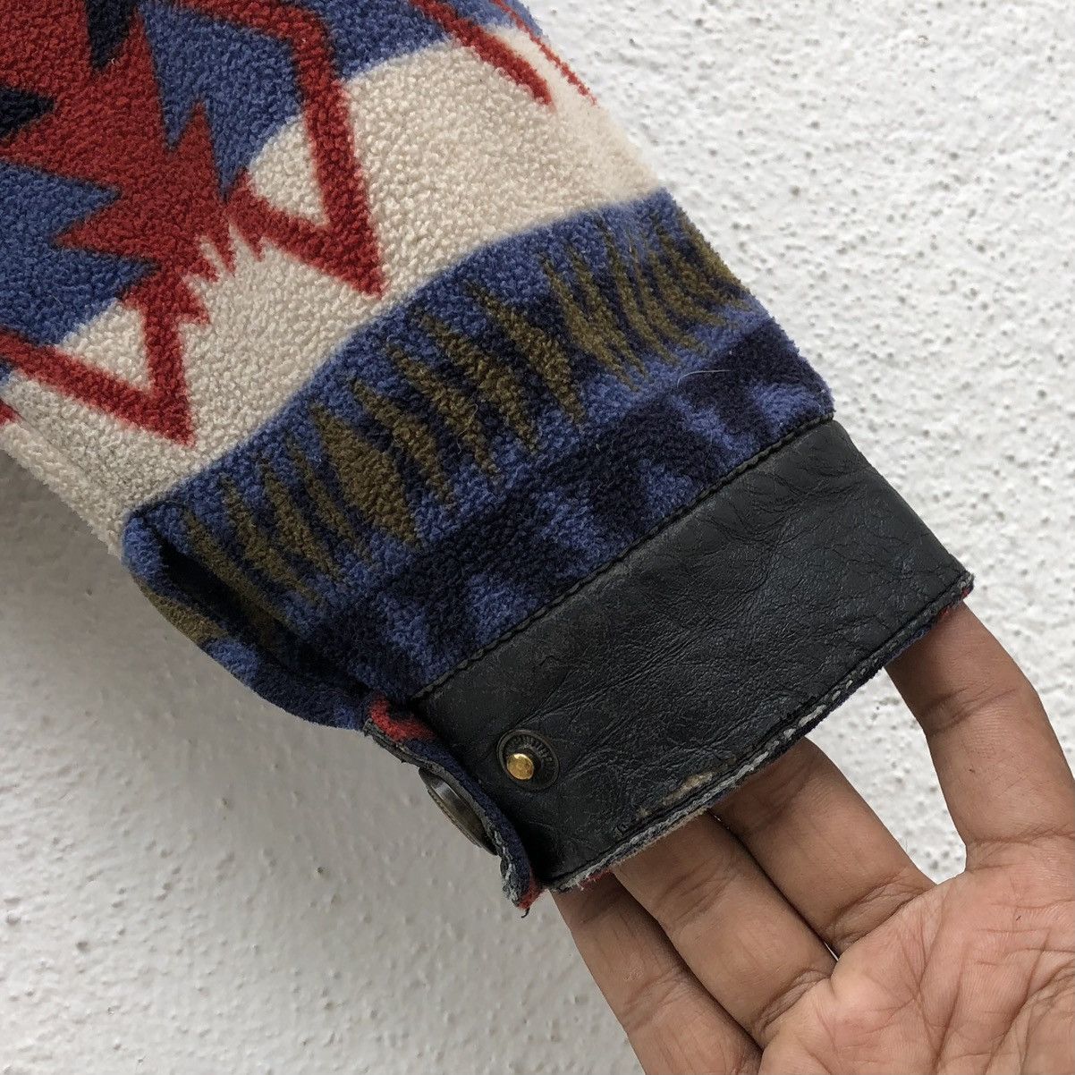 Vintage Vintage NZ Lamb Skim Leather Navajo Pattern Fleece Jacket Size US L / EU 52-54 / 3 - 16 Thumbnail