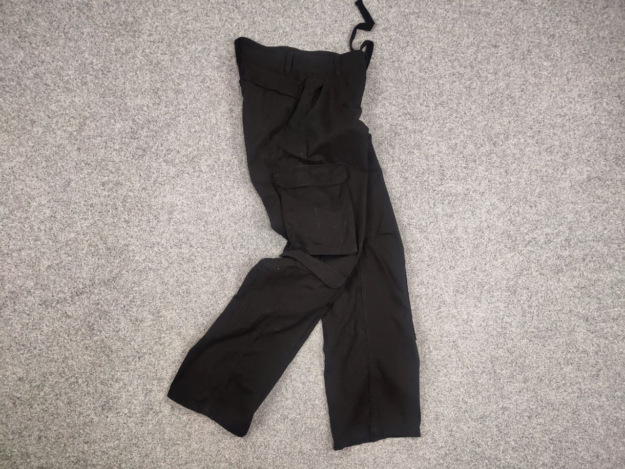 Japanese Brand Vintage Japanese Black Straight Multi Cargo Pants Y2K Style Size US 30 / EU 46 - 10 Thumbnail