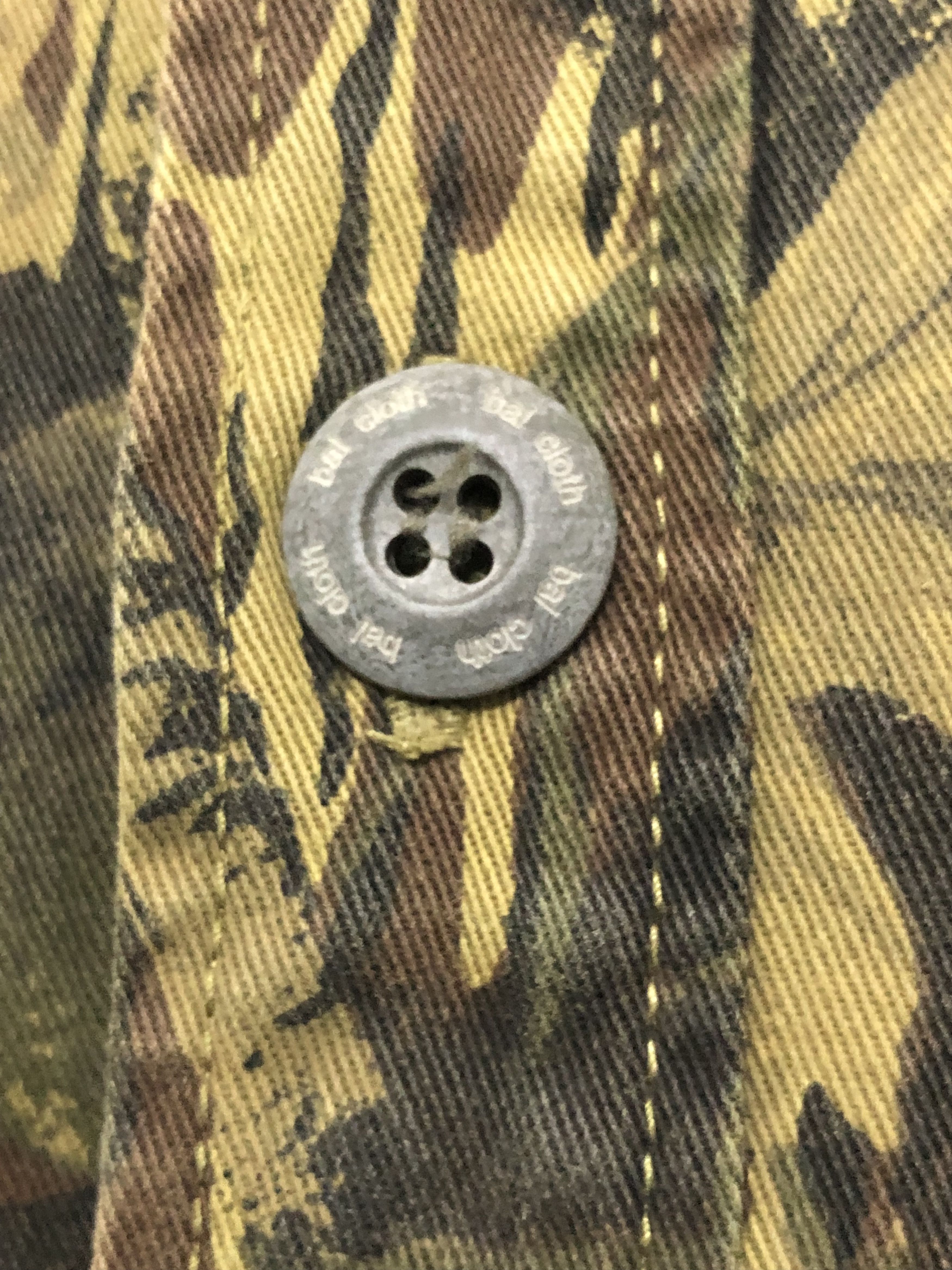 BAL × Vintage Vintage Bal Edition AW2003 Real Tree Hunting Camouflage Size US L / EU 52-54 / 3 - 5 Thumbnail
