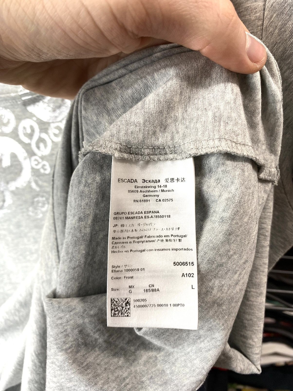 Escada Luxury Escada Silver Print T Shirt Hype Size L / US 10 / IT 46 - 8 Thumbnail