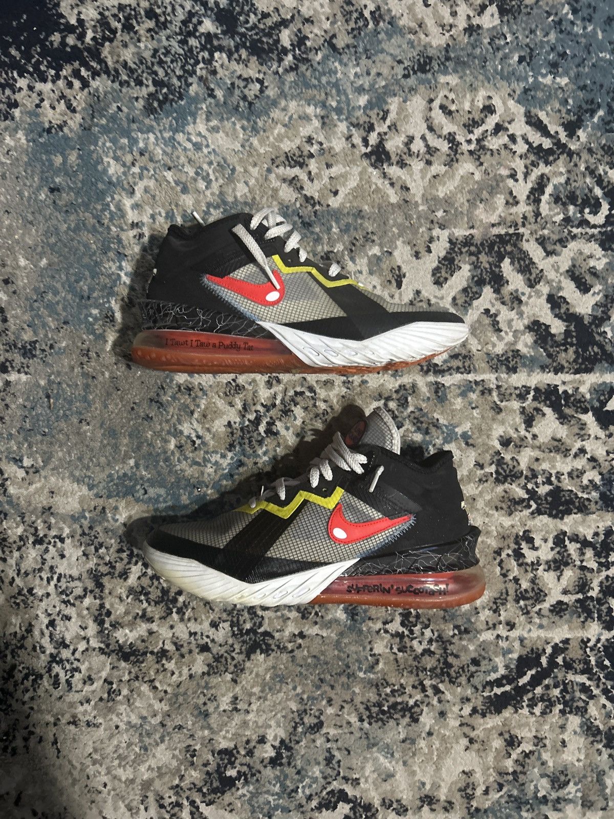Nike Nike LeBron 18 Low “Sylvester vs Tweety” Size US 9.5 / EU 42-43 - 1 Thumbnail