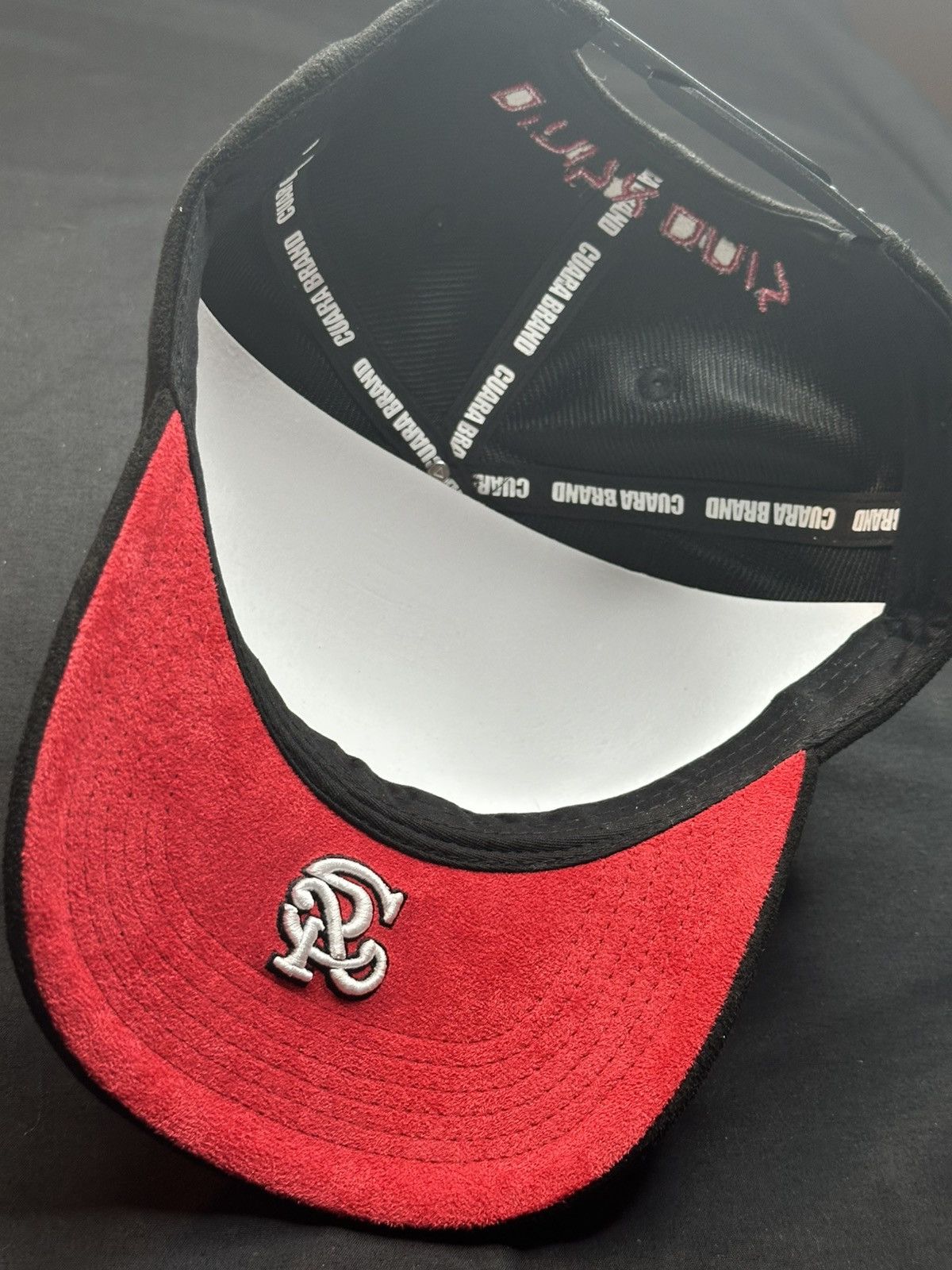 Other CUARA BRAND Black and red suede hat Size ONE SIZE - 3 Thumbnail