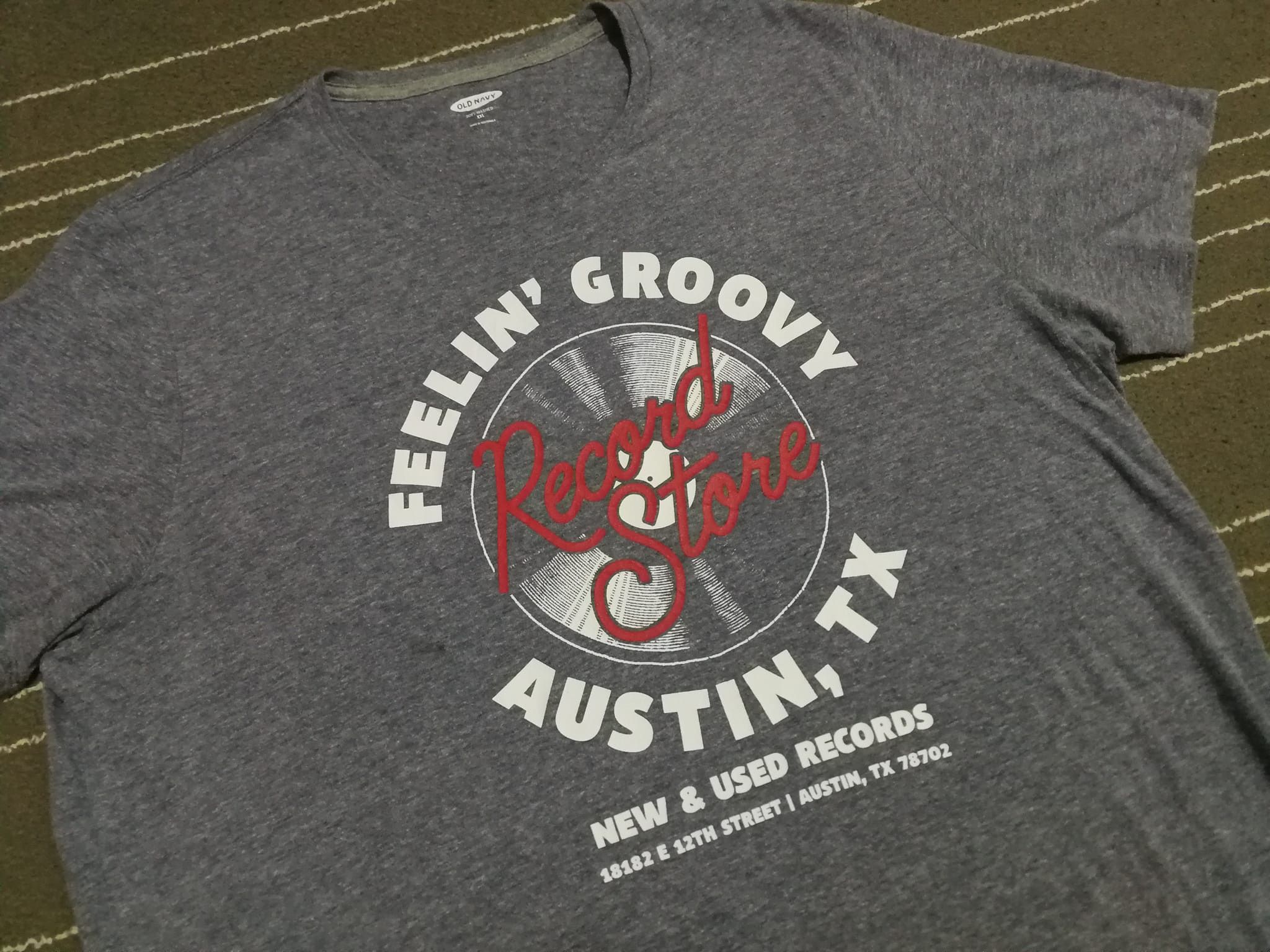 Old Navy Feelin' Groovy record store old navy XL 1804 Size US XL / EU 56 / 4 - 7 Thumbnail