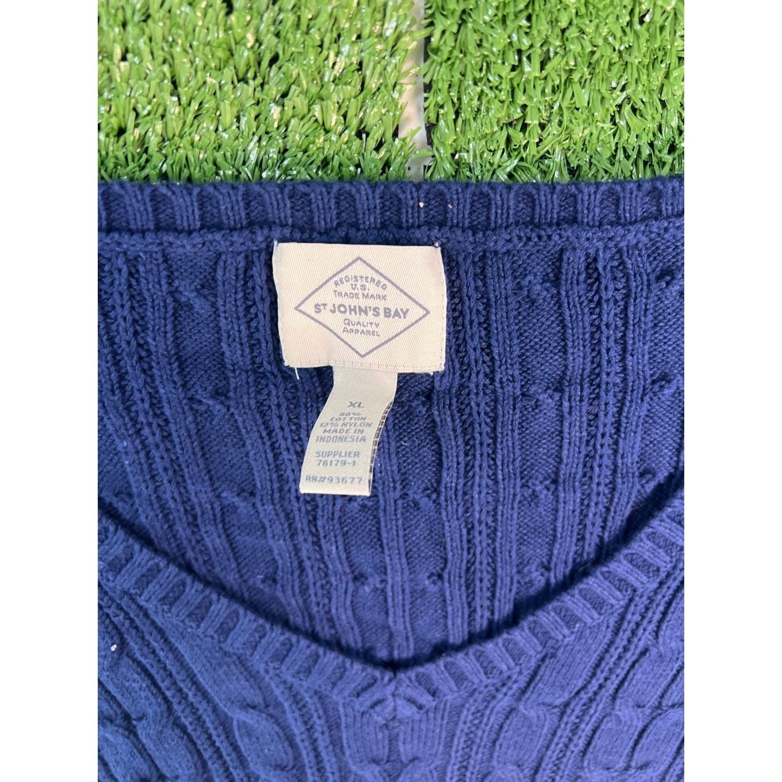 St. Johns Bay NWT St John's Bay Women's XL V-Neck Cable Knit Sweater Size XL / US 12-14 / IT 48-50 - 3 Thumbnail
