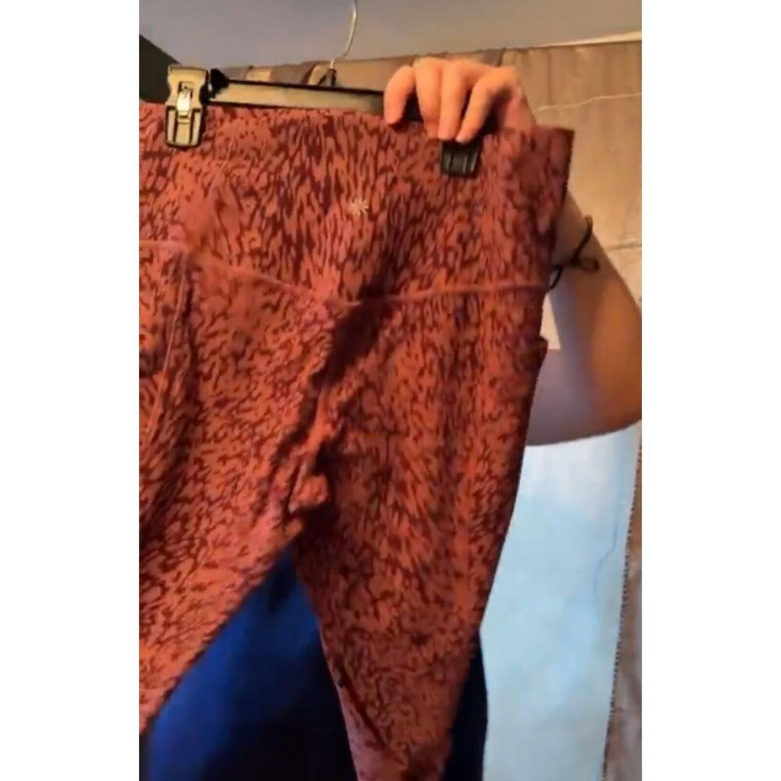 Athleta Athleta Salutation Stash Tight Leggings Pockets Animal Print Size 32" / US 10 / IT 46 - 6 Thumbnail